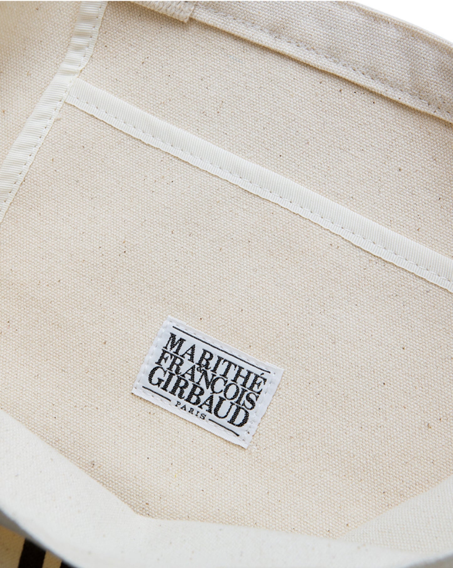 ๐ ๐ฎ๐ฟ๐ถ๐๐ต๐ฒ ๐๐น๐ฎ๐๐๐ถ๐ฐ ๐๐ผ๐ด๐ผ ๐๐ฐ๐ผ ๐๐ฎ๐ด