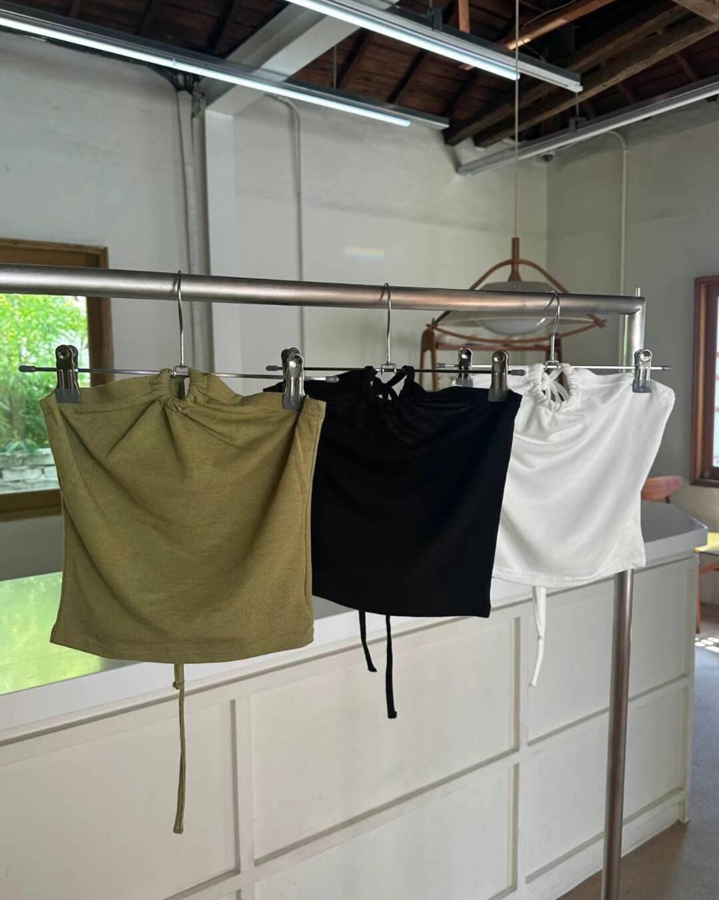 【早鳥價 | 牛油果色🥑🥑】小掛頸鏤空背心