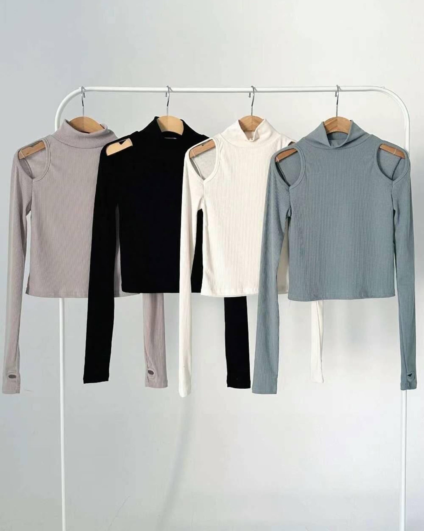 【少成熟高領位.ᐟ.ᐟ | 早鳥價】小高領露肩𝗧𝗼𝗽