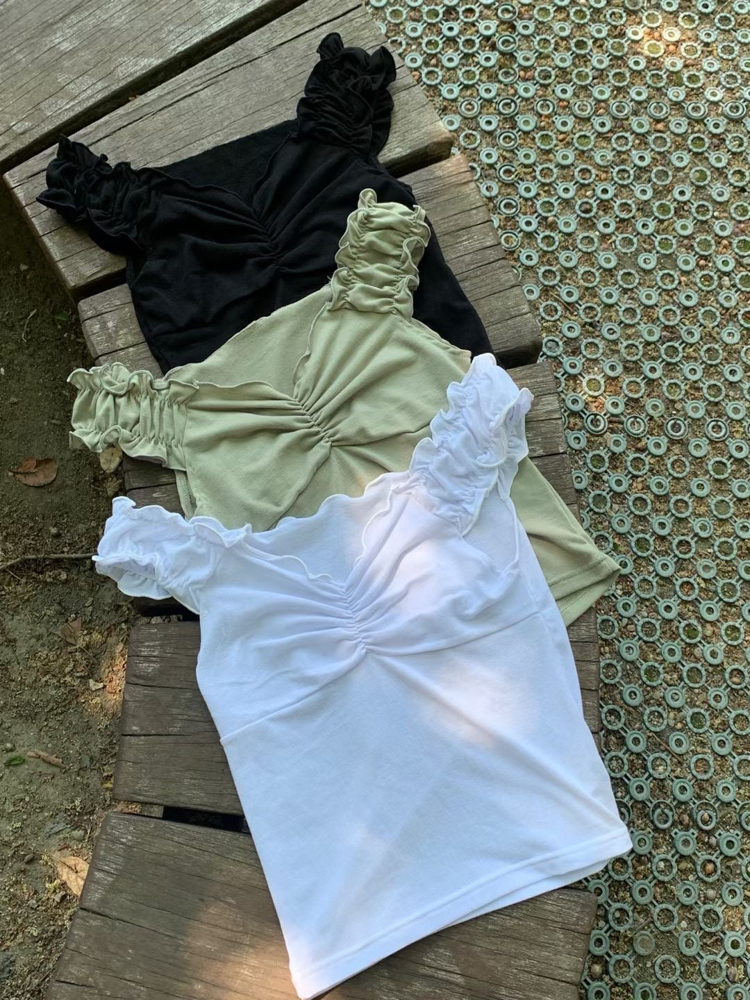 【 ≽^•⩊•^≼ 𝗦𝗨𝗠𝗠𝗘𝗥 𝗣𝗜𝗖𝗞 $𝟵𝟵 / 皺摺木耳邊邊吊帶☼ 】𝗗𝗿𝗲𝗮𝗺𝘆 𝗧𝗮𝗻𝗸 𝗧𝗼𝗽