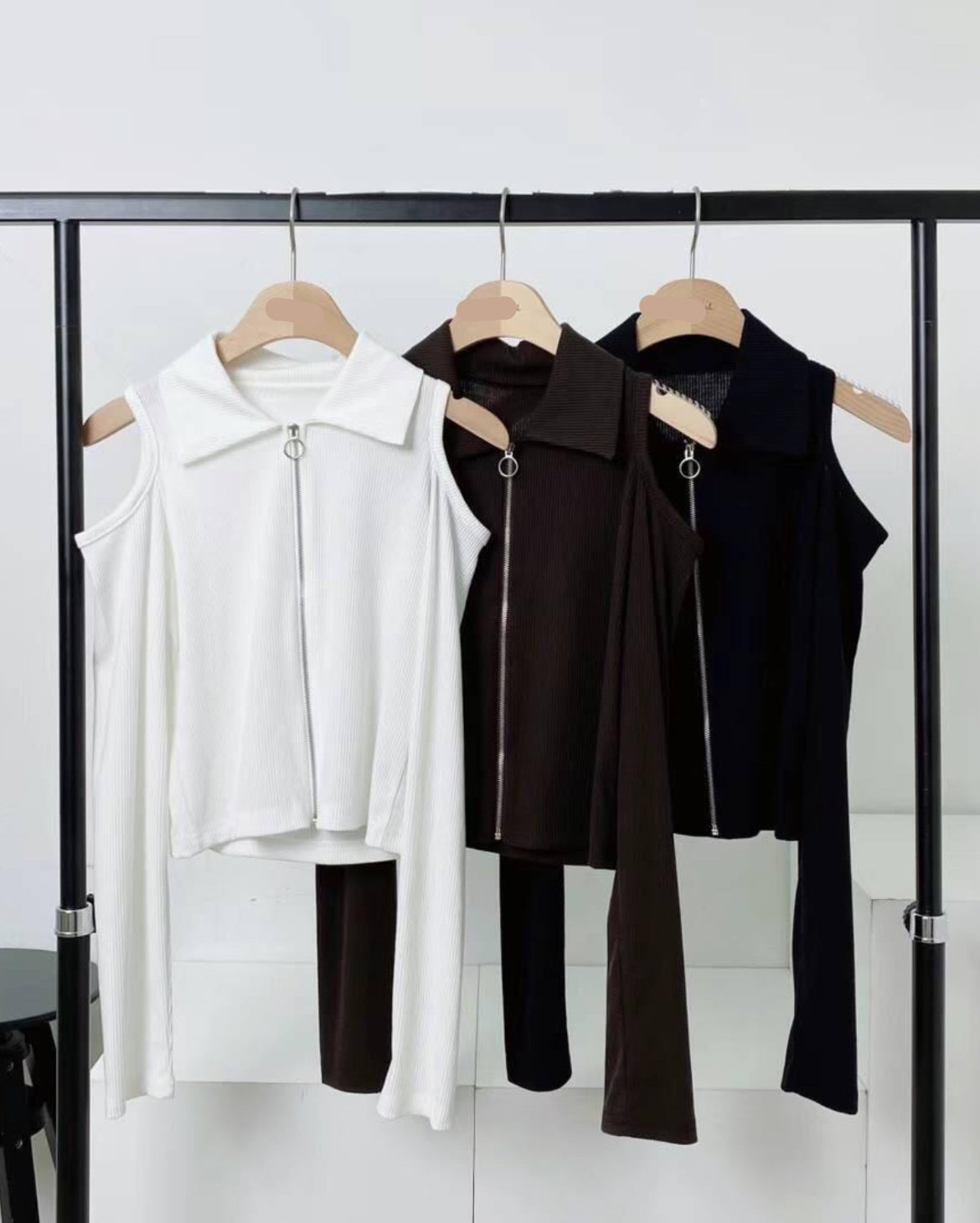 【開領小露肩.ᐟ.ᐟ  】𝗢𝗽𝗲𝗻 𝗖𝗵𝗮𝗶𝗻 𝗧𝗼𝗽