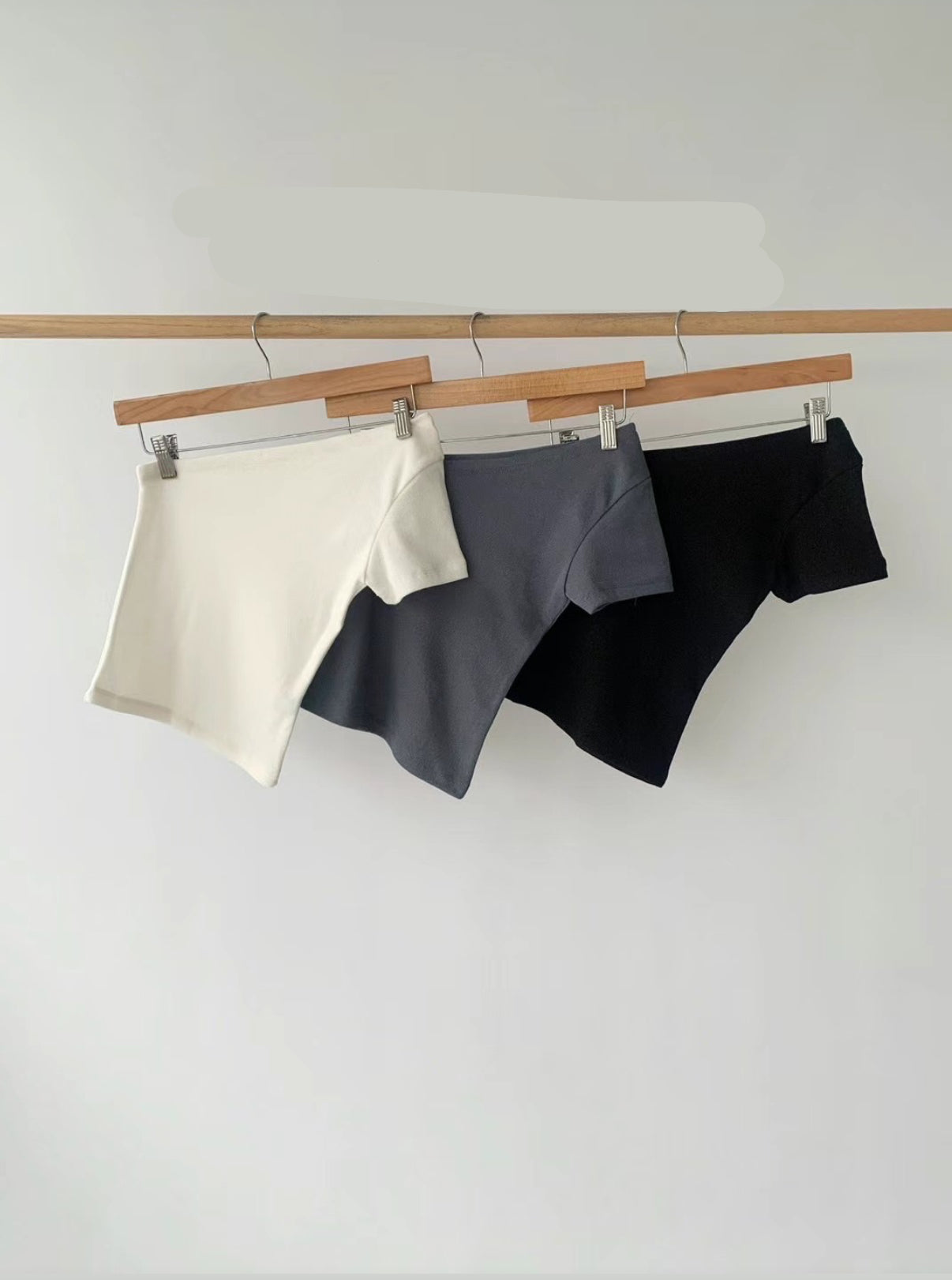 【⋆。‧˚ʚ🧸ɞ˚‧。⋆早鳥自動斜露肩 不!透!<𝗗𝗲𝘁𝗮𝗶𝗹條條紋>】𝗢𝗳𝗳 𝗦𝗵𝗼𝘂𝗹𝗱𝗲𝗿 𝗖𝗿𝗼𝗽