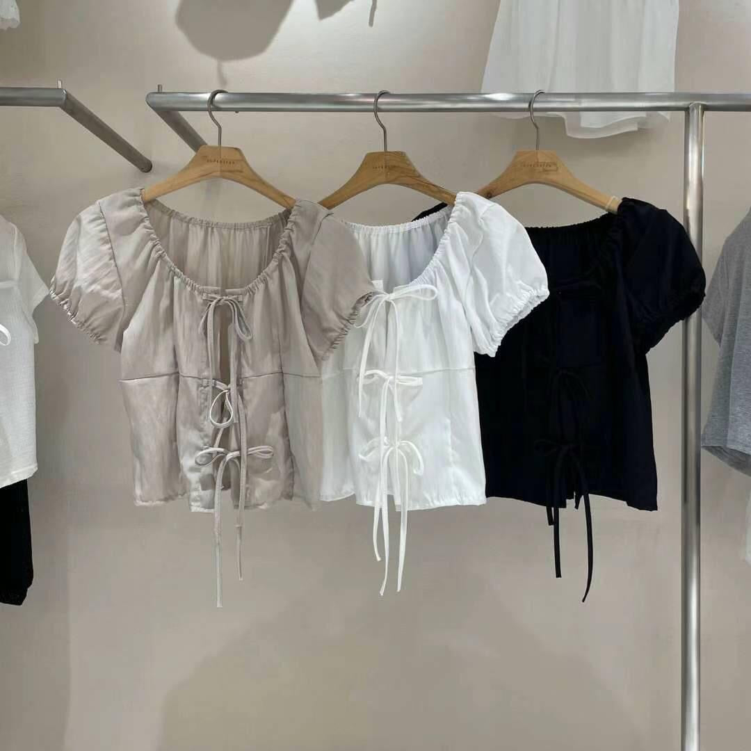 【„.-•~¹°”ˆ˜¨ 早鳥~ 三綁帶♡溫柔泡泡袖 🦢】𝗛𝗮𝗻𝗱𝗼𝘃𝗲𝗿 𝗕𝘂𝗯𝗯𝗹𝗲 𝗧𝗼𝗽