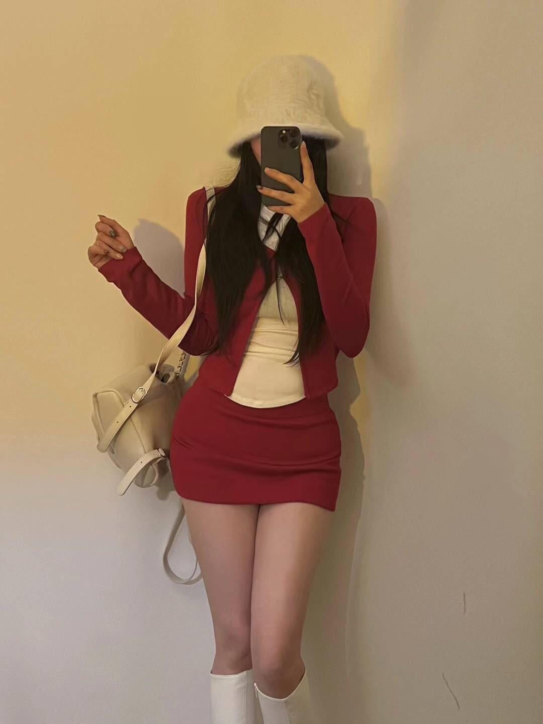 【''♜ 超愛這套🤎 自留 (˶ˊᵕˋ˵)!】爆扣外套配短裙𝗦𝗲𝘁 (內有打底褲)