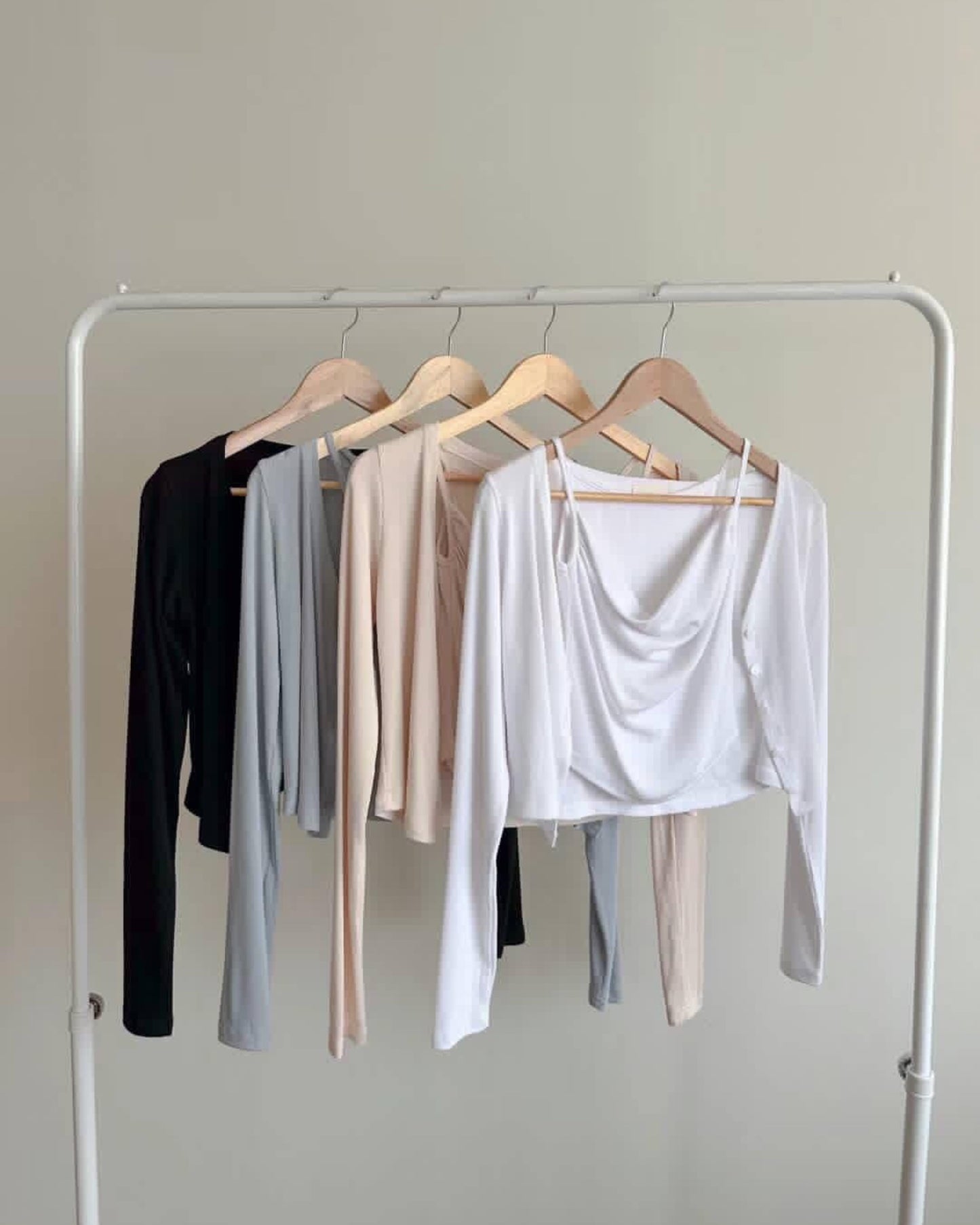 【 早鳥價 | 韓網款+必入湖水藍💘.ᐟ.ᐟ】𝗜𝗻 & 𝗢𝘂𝘁 𝗧𝗼𝗽 𝗦𝗲𝘁