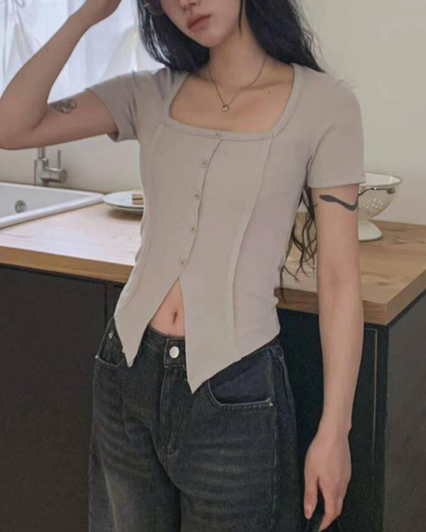 【-ˋˏ✄┈┈┈┈人氣長版 !暗直條紋修身🖤 早鳥價 】𝗭𝗶𝗽 𝗚𝗶𝗿𝗹 𝗧𝗼𝗽