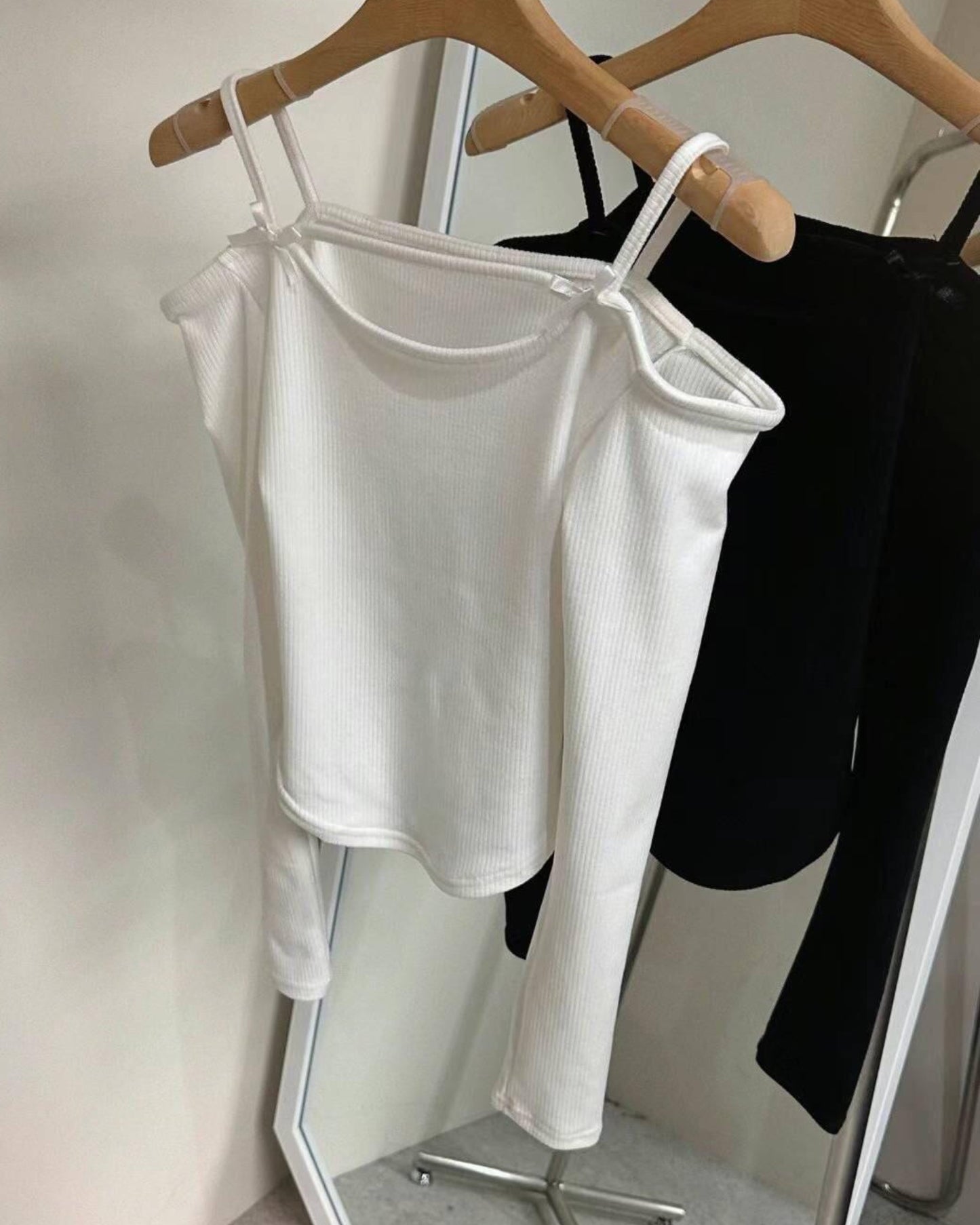 【 早鳥價 | 自動露肩~】𝗠𝗼𝘅𝘆 𝗜𝗻 𝗧𝗼𝗽