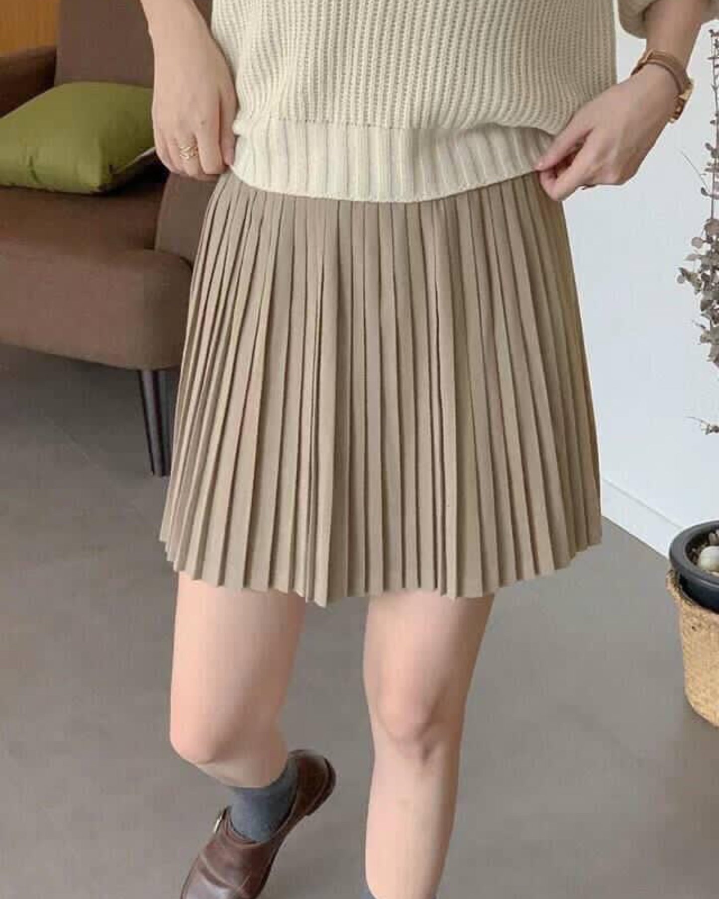 【 韓國大熱.ᐟ.ᐟ 早鳥價 】絨面百褶裙