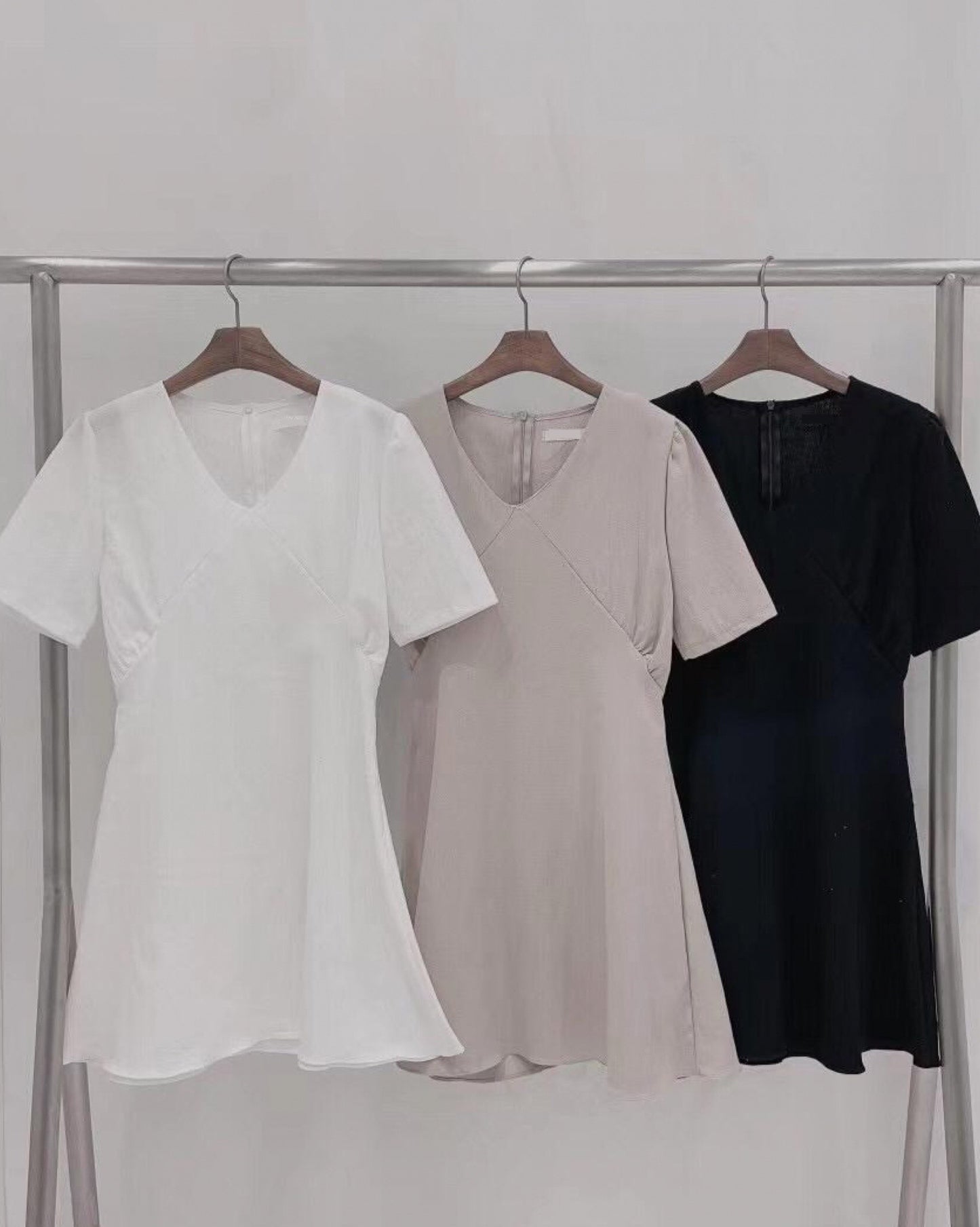 【美美節日𝗟𝗼𝗼𝗸.ᐟ.ᐟ拉鍊綁帶.ᐟ.ᐟ】𝗖𝗿𝗼𝘀𝘀 𝗧𝗶𝗲-𝘂𝗽 𝗢𝗣𝗦