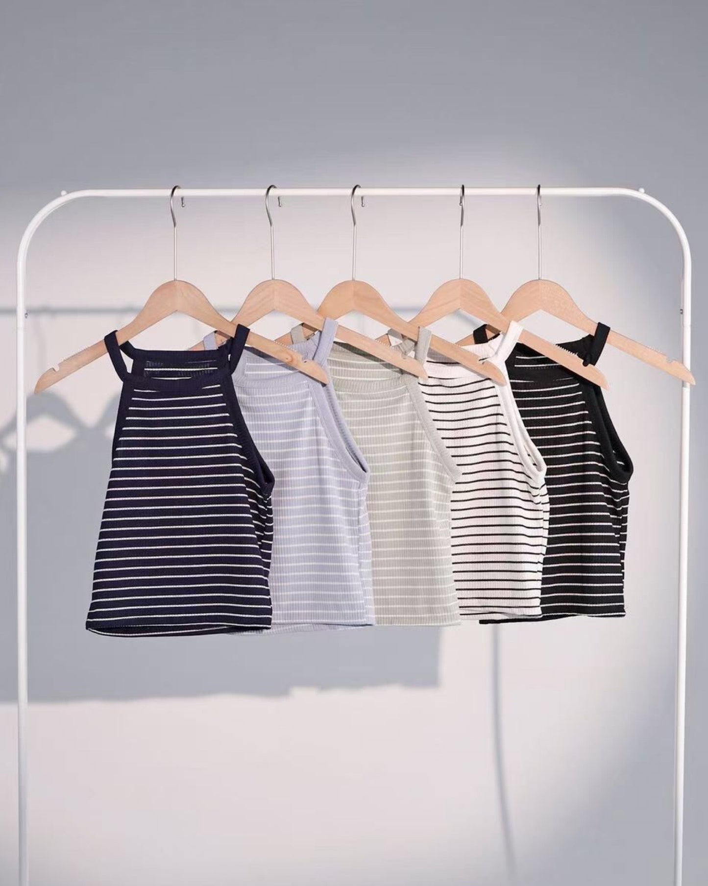 【 ₍ᐢ. .ᐢ₎ ₊˚⊹𝗛𝗼𝘁 𝗜𝘁𝗲𝗺~顯瘦間條 】𝗦𝘁𝗿𝗶𝗽𝗲𝗱 𝗩𝗲𝘀𝘁