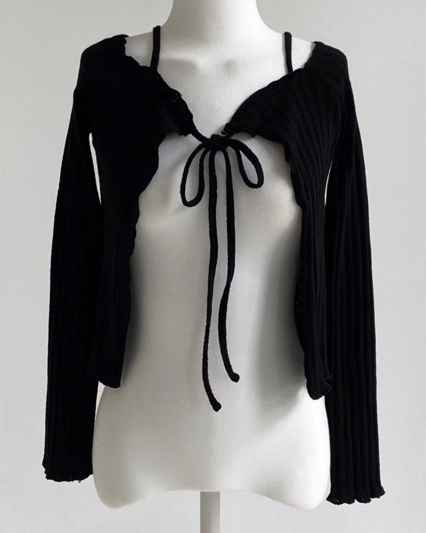 【早鳥價  | 獨家顯瘦黑♡‘’ 】𝗣𝗿𝗲𝘁𝘁𝘆 𝗢𝗳𝗳-𝗦𝗵𝗼𝘂𝗹𝗱𝗲𝗿 𝗝𝗞