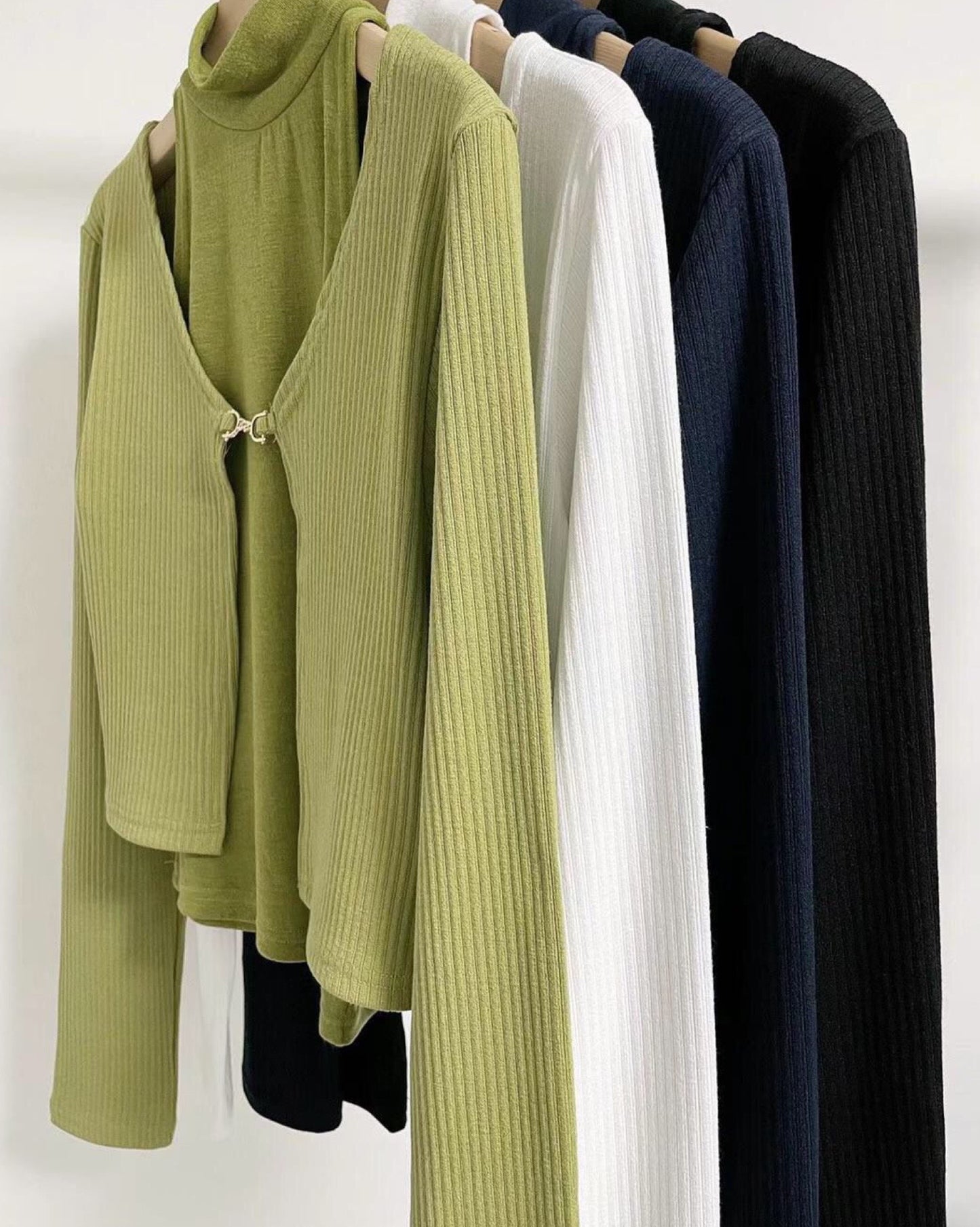 【早鳥價 | 韓國大熱.ᐟ.ᐟ】金扣子𝗧𝗼𝗽 𝗦𝗲𝘁