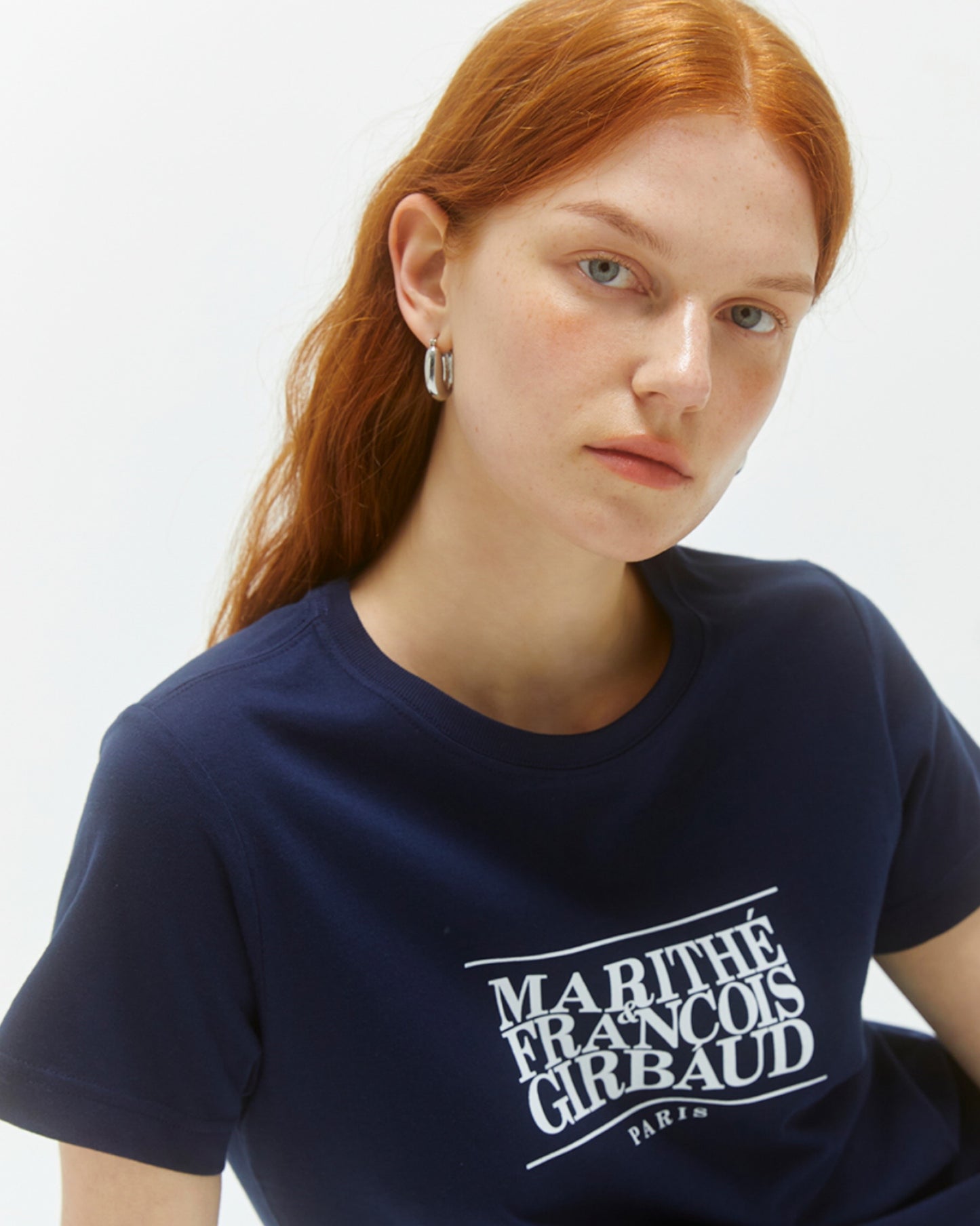 【短身版♡♡】𝗠𝗔𝗥𝗜𝗧𝗛𝗘 𝗙𝗥𝗔𝗡𝗖𝗢𝗜𝗦 𝗚𝗜𝗥𝗕𝗔𝗨𝗗 𝗖𝗟𝗔𝗦𝗦𝗜𝗖 𝗟𝗢𝗚𝗢 𝗖𝗥𝗢𝗣 𝗧𝗘𝗘 (高允貞同款)