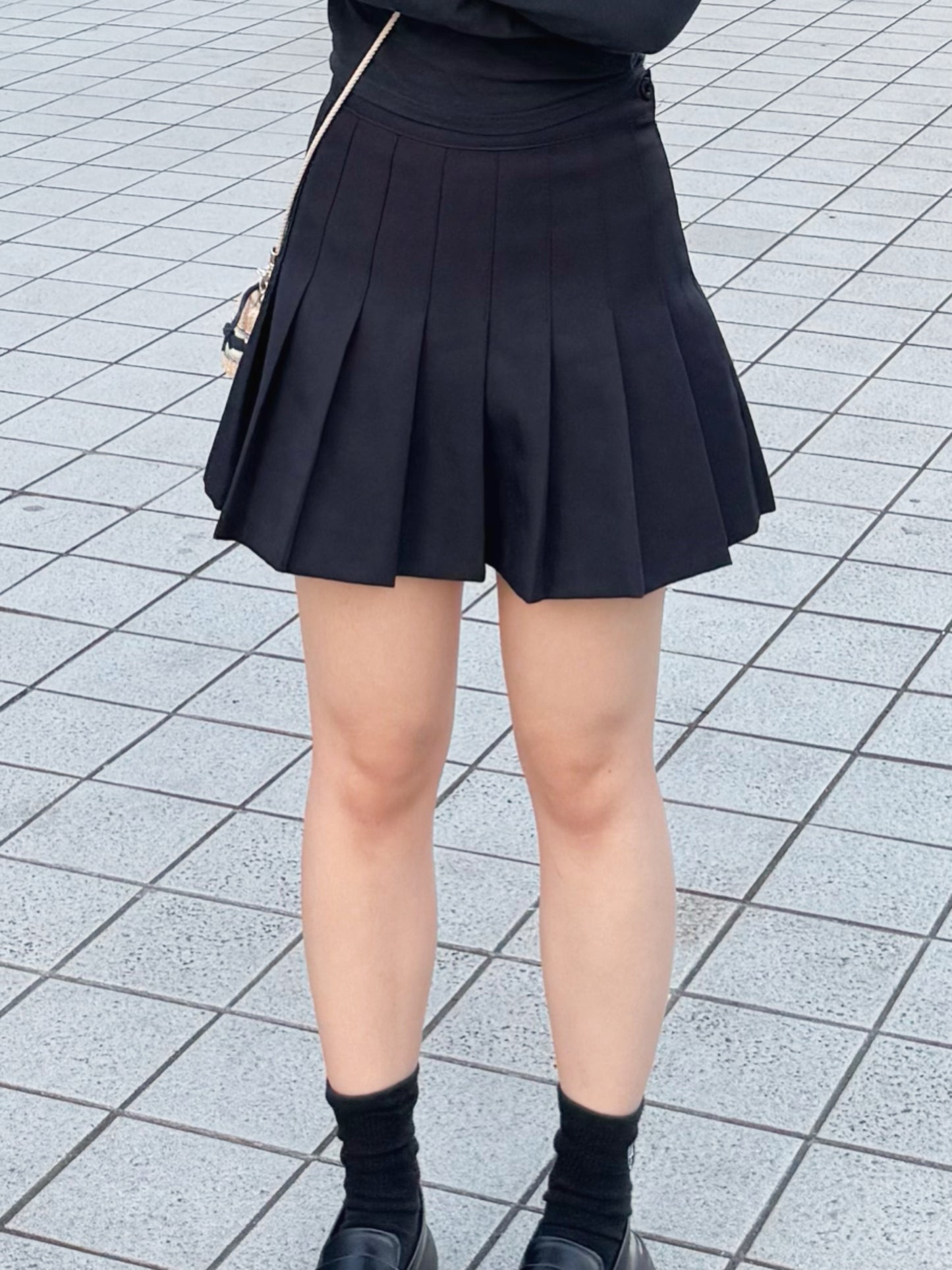 【ִֶָ𓂃 ࣪ ִֶָ🦢་༘࿐四季傘裙 後面扣拉鏈 🤎 韓店推薦 ！𝟮 𝗦𝗶𝘇𝗲！】扣扣高腰傘裙