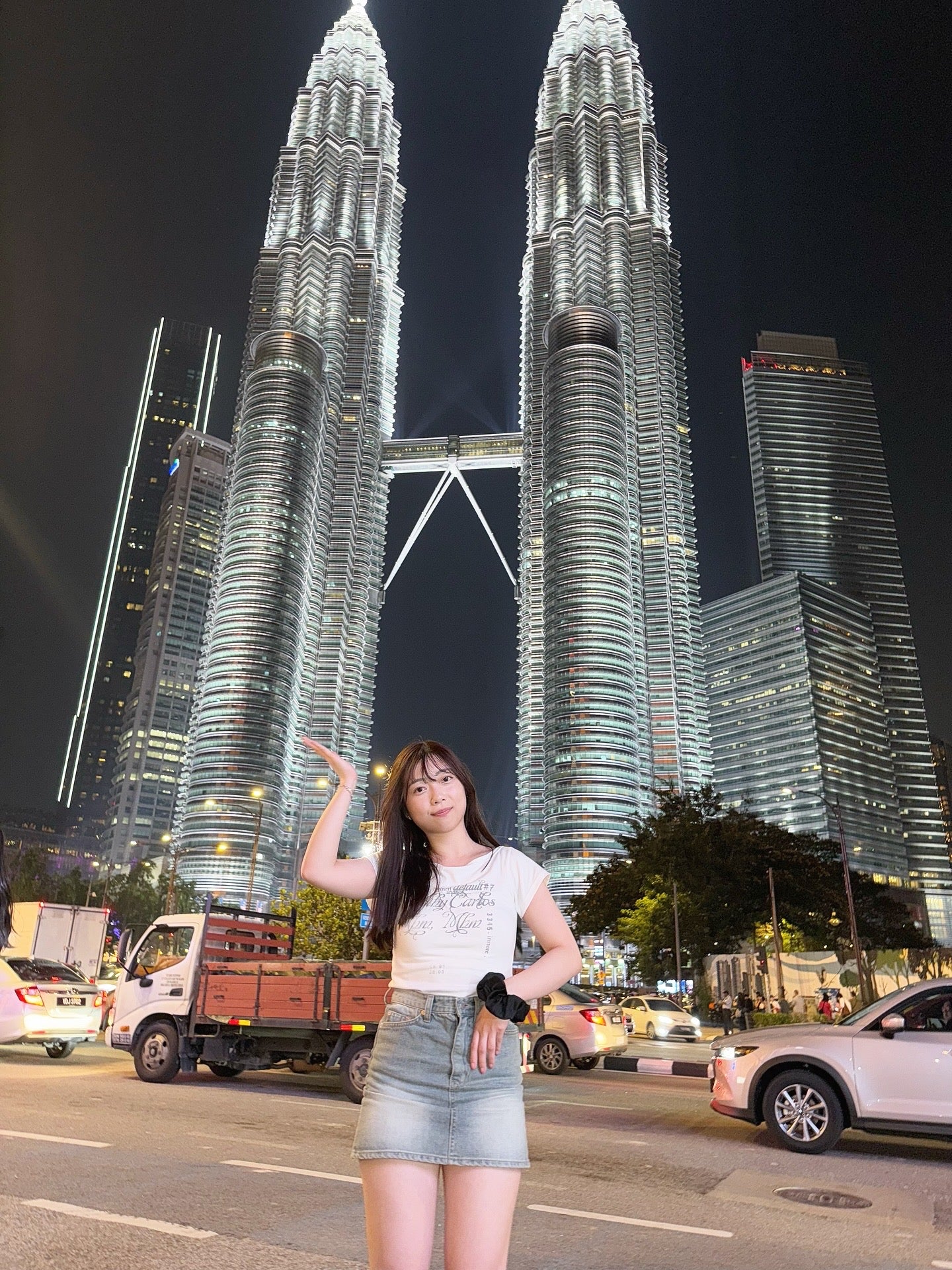 【 𝗛𝗞𝗱 𝟭𝟬𝟵 ﻿！顯瘦！甜美斜肩！】 𝗦𝗵𝘂𝘁 𝗢𝗳𝗳 𝗧𝗼𝗽