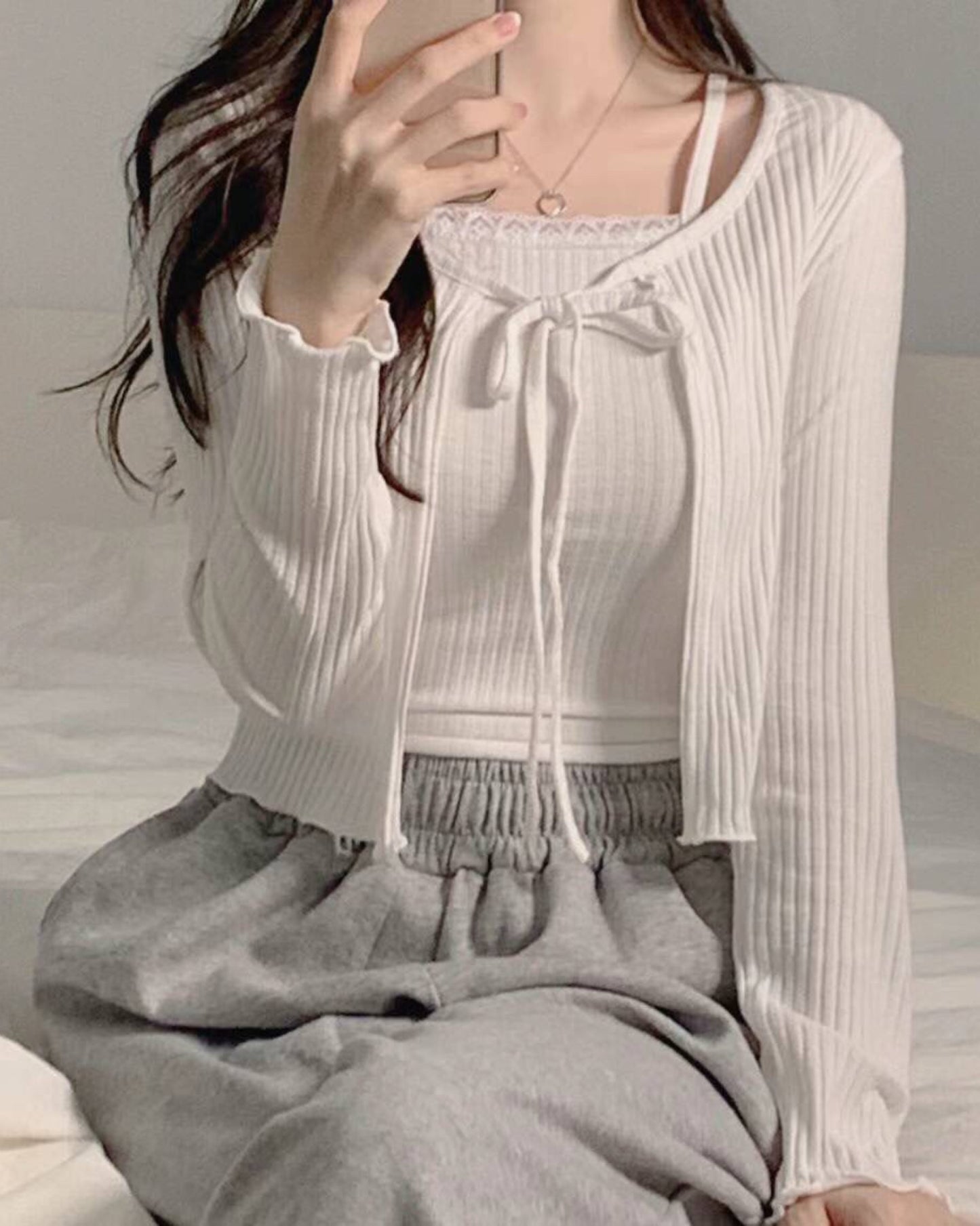 【 𝗖𝗼𝗺𝗲𝗯𝗮𝗰𝗸.ᐟ.ᐟ】𝗟𝗶𝘁𝘁𝗹𝗲 𝗟𝗮𝗰𝗲 綁帶式 𝗩𝗲𝘀𝘁 + 𝗖𝗮𝗿𝗱𝗶𝗴𝗮𝗻 𝗦𝗲𝘁