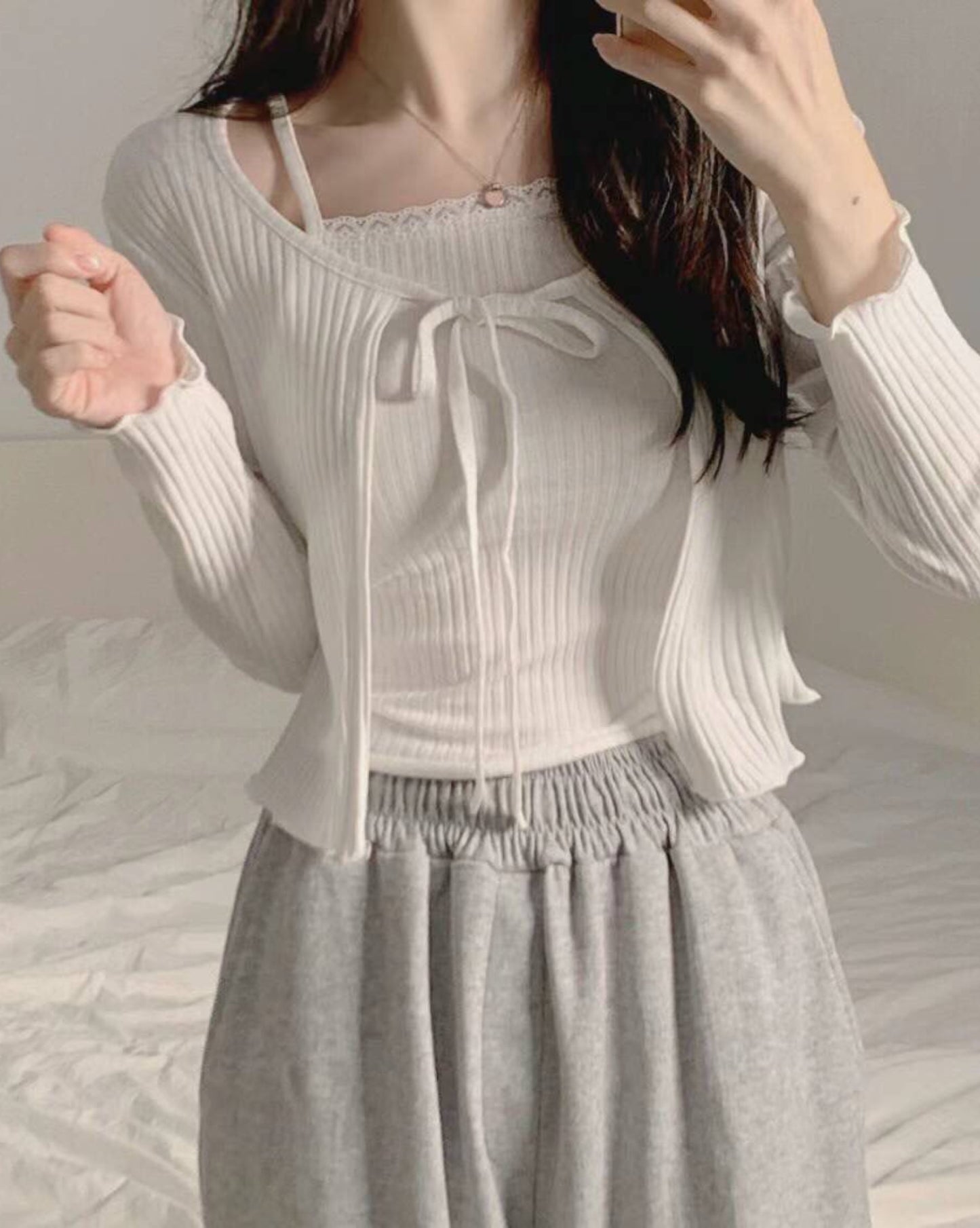 【 𝗖𝗼𝗺𝗲𝗯𝗮𝗰𝗸.ᐟ.ᐟ】𝗟𝗶𝘁𝘁𝗹𝗲 𝗟𝗮𝗰𝗲 綁帶式 𝗩𝗲𝘀𝘁 + 𝗖𝗮𝗿𝗱𝗶𝗴𝗮𝗻 𝗦𝗲𝘁