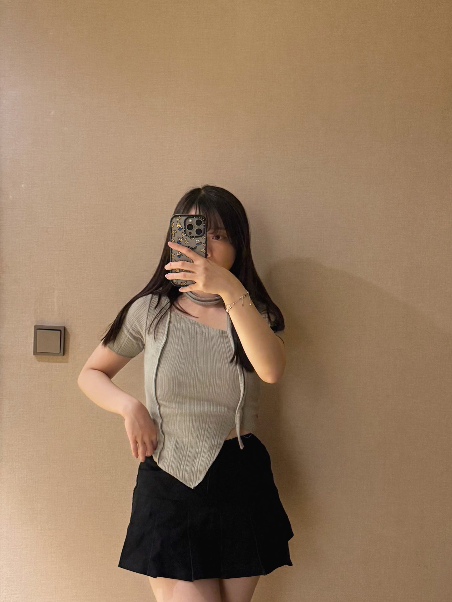 【•°¤超顯比例！暗直紋！不規則𝗧𝗢𝗣 🍭下擺開叉💗】 𝗕𝗶𝗹𝗹𝗼𝘄 𝗦𝗰𝗮𝗿𝗳 𝗧𝗼𝗽