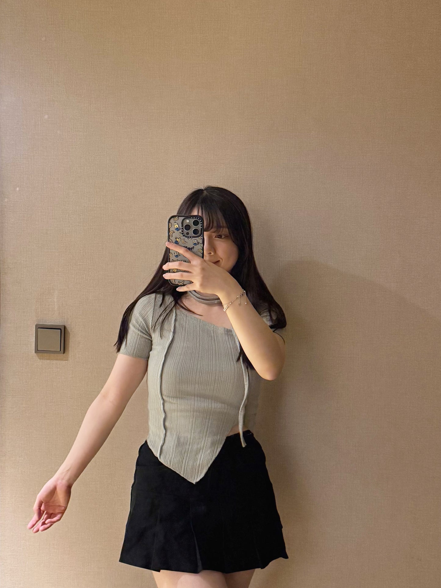 【•°¤超顯比例！暗直紋！不規則𝗧𝗢𝗣 🍭下擺開叉💗】 𝗕𝗶𝗹𝗹𝗼𝘄 𝗦𝗰𝗮𝗿𝗳 𝗧𝗼𝗽