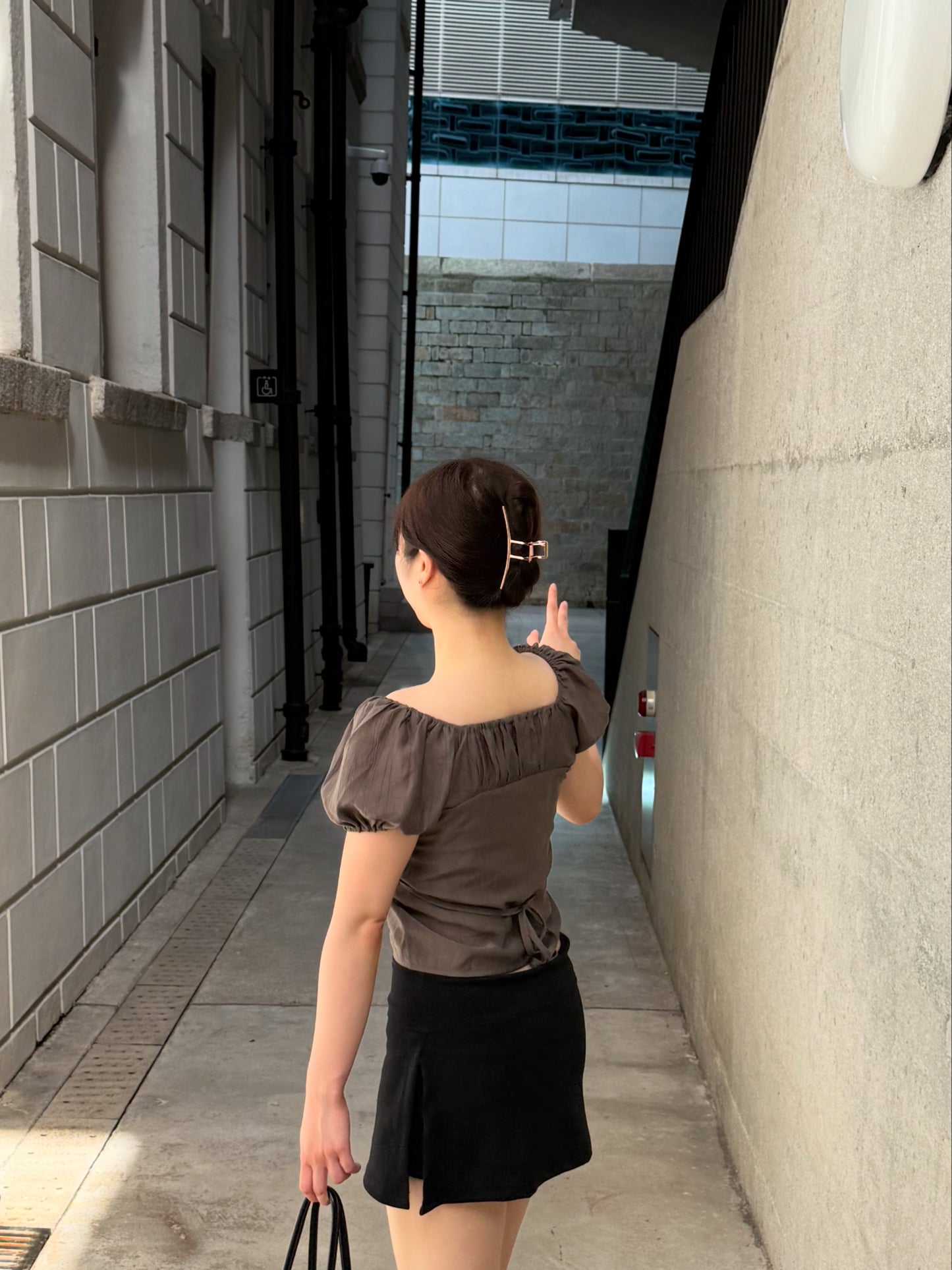 【ㅤᵕ̈ㅤᵕ̈ 𝟮 𝗪𝗮𝘆𝘀 露肩⋆˚࿔𝜗 後綁帶超收腰 ！！微開叉𝗢𝗻𝗻𝗶 𝗧𝘆𝗽𝗲 荷葉邊🍀】 𝟮 𝗪𝗮𝘆𝘀 𝗕𝗹𝗮𝘇𝗲𝗿 𝗕𝗹𝗼𝘂𝘀𝗲