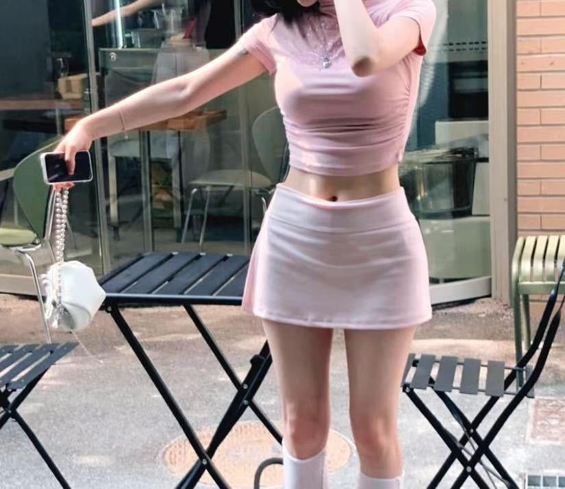 【˗ˋˏ >ᴗ<⋆⋆低腰超美側開叉🤎日常裙褲~】𝗧𝘆𝗽𝗮 𝗚𝗶𝗿𝗹  𝗦𝗸𝗶𝗿𝘁 (連褲子)