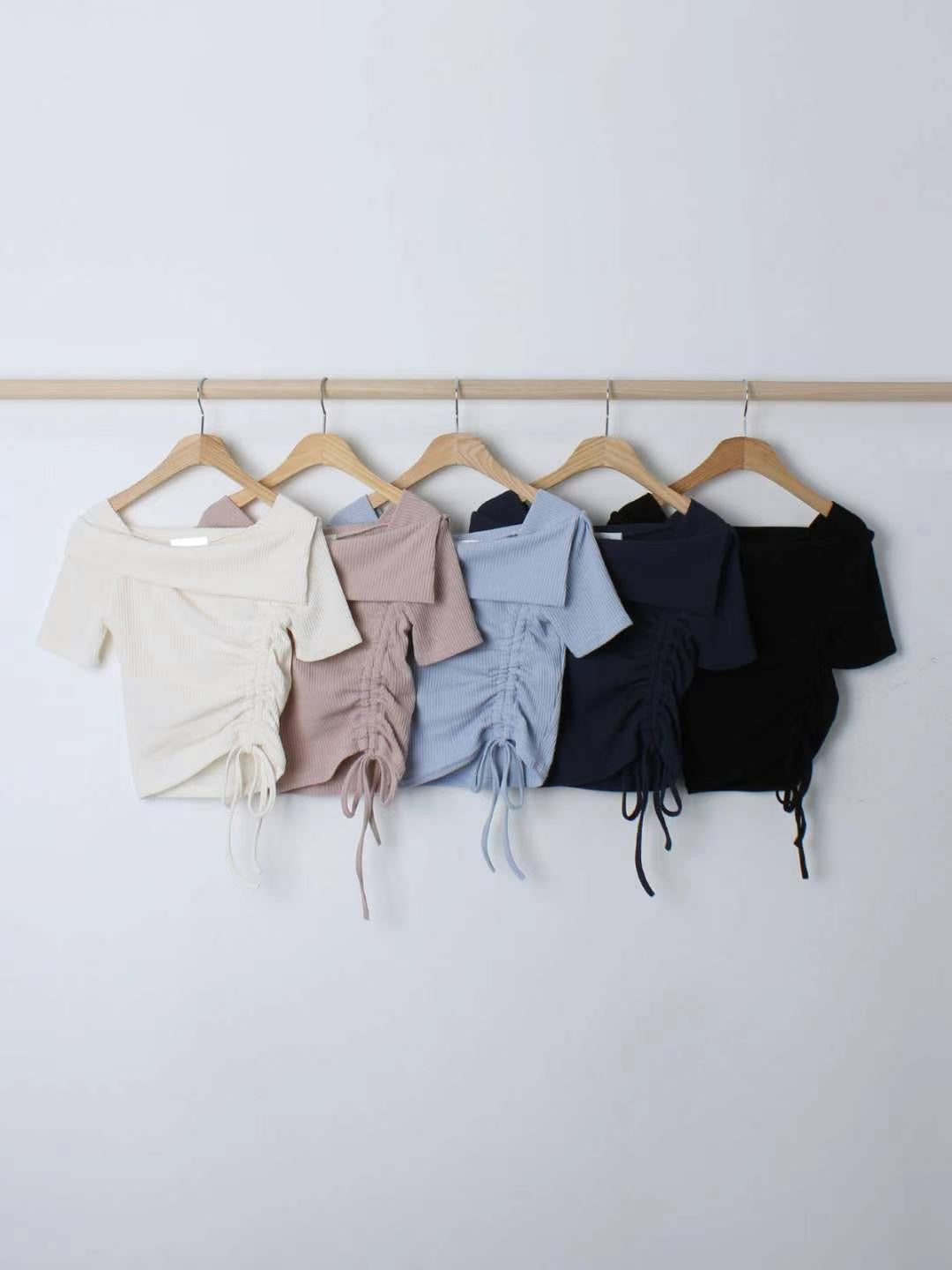 【早鳥 ! 斜肩綁帶ᰔᩚ 設計感𝗨𝗣】𝗖𝗿𝗼𝘀𝘀 𝗟𝗮𝗰𝗲 𝗦𝗾𝘂𝗮𝗿𝗲 𝗧𝗼𝗽