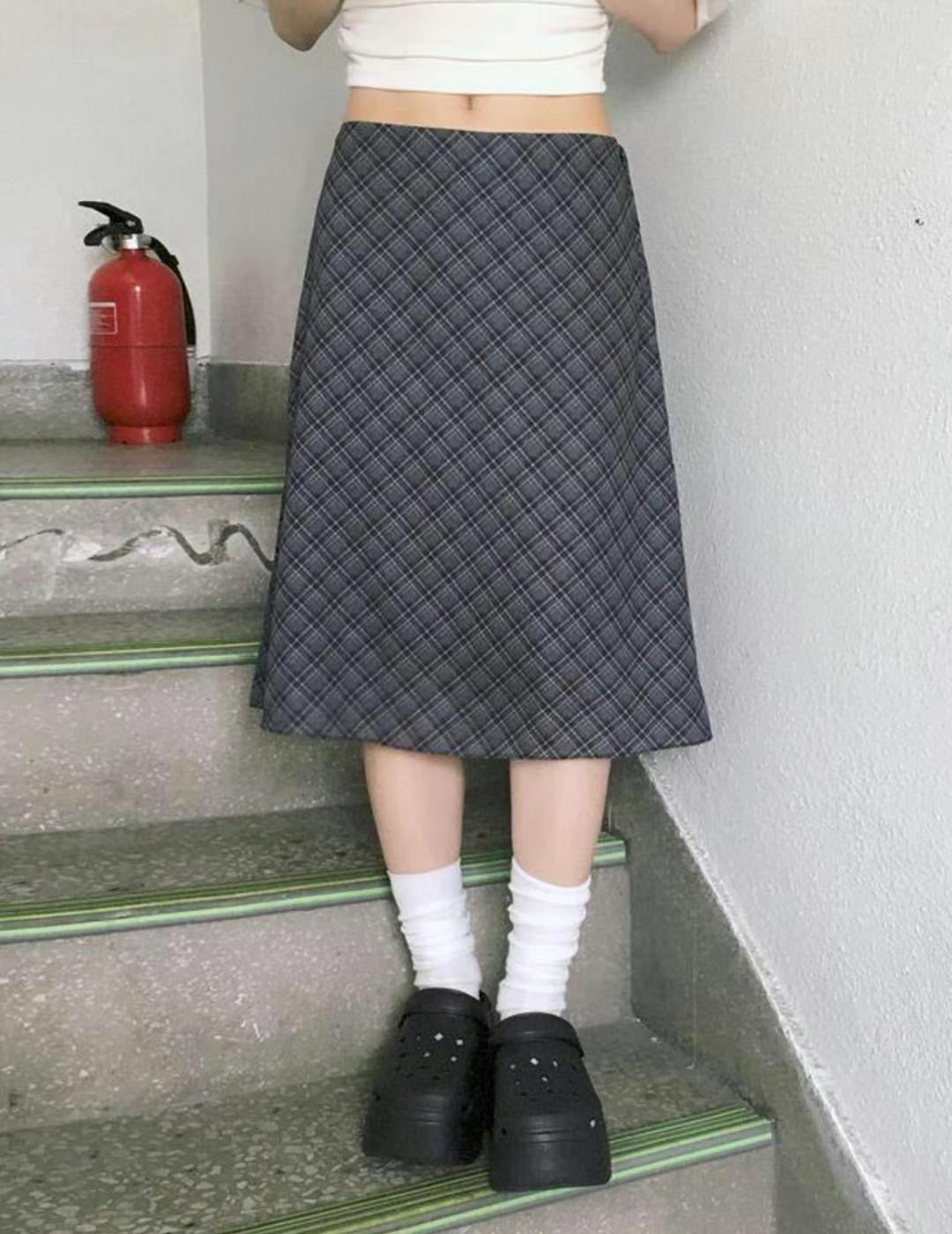 【 ‧₊˚ 美美湖水藍💙擁有橡筋腰 ୨ৎ特別兩層𝟳分裙დ】 𝗗𝗶𝗮𝗺𝗼𝗻𝗱 𝗦𝗵𝗮𝗽𝗲𝗱 𝗦𝗸𝗶𝗿𝘁 (𝗟𝗢𝗡𝗚 𝗩𝗘𝗥)