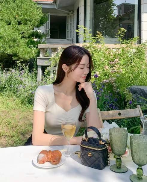 【 🥂 回歸:）小抓胸輕薄感 皺褶心型𝗣𝗮𝘁𝘁𝗲𝗿𝗻♡】𝗛𝗲𝗮𝗿𝘁 𝗦𝗾𝘂𝗮𝗿𝗲-𝗡𝗲𝗰𝗸 𝗖𝗿𝗼𝗽