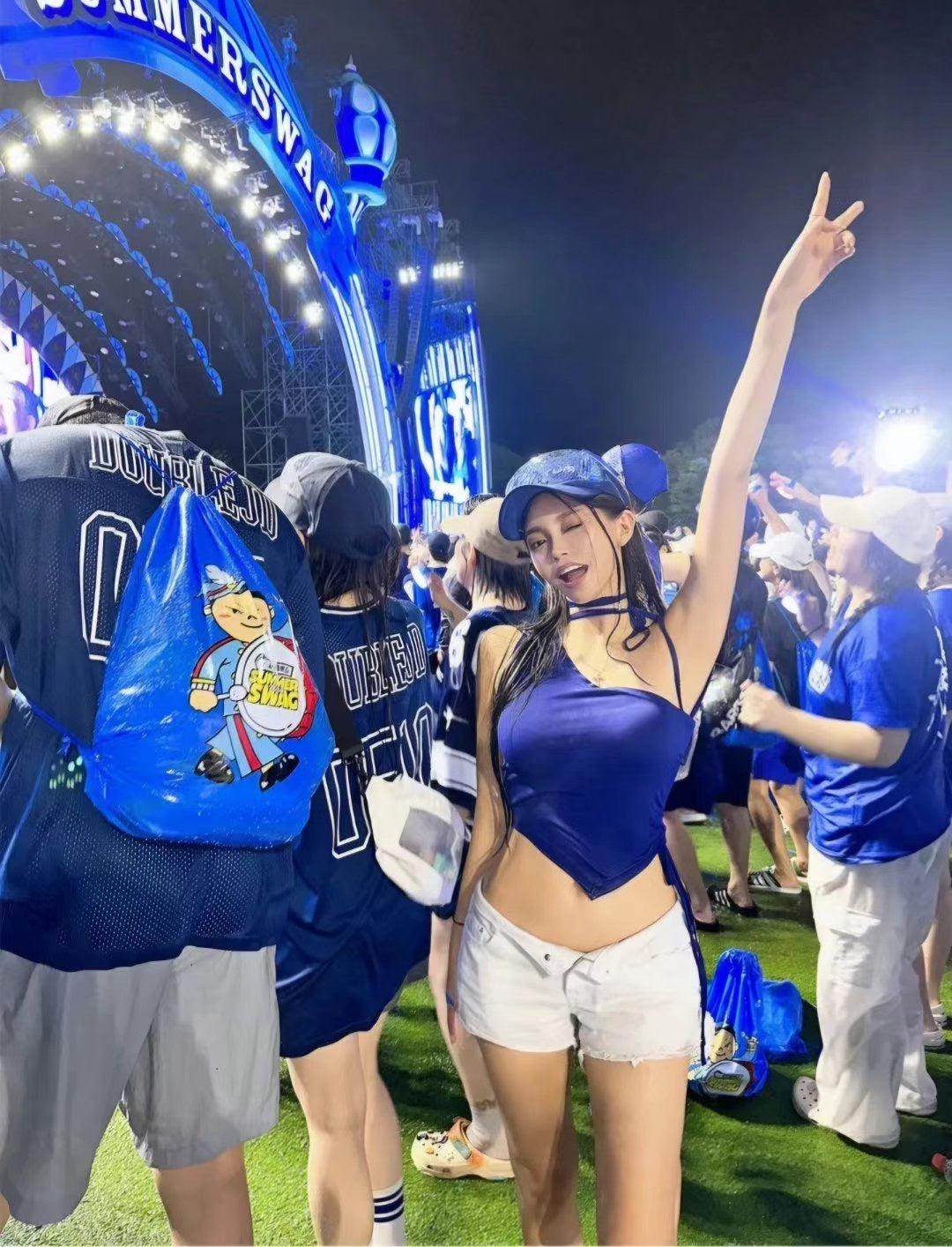 【 氣質感𝗨𝗣𝗨𝗣⋆˚࿔ 露肩抽繩💙 早鳥～】𝗢𝗻𝗻𝗶 𝗥𝗶𝗯𝗯𝗼𝗻 𝗧𝗼𝗽