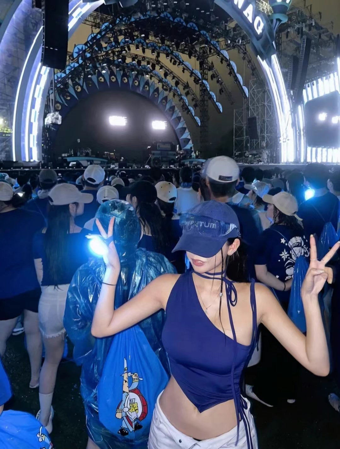 【 氣質感𝗨𝗣𝗨𝗣⋆˚࿔ 露肩抽繩💙 早鳥～】𝗢𝗻𝗻𝗶 𝗥𝗶𝗯𝗯𝗼𝗻 𝗧𝗼𝗽