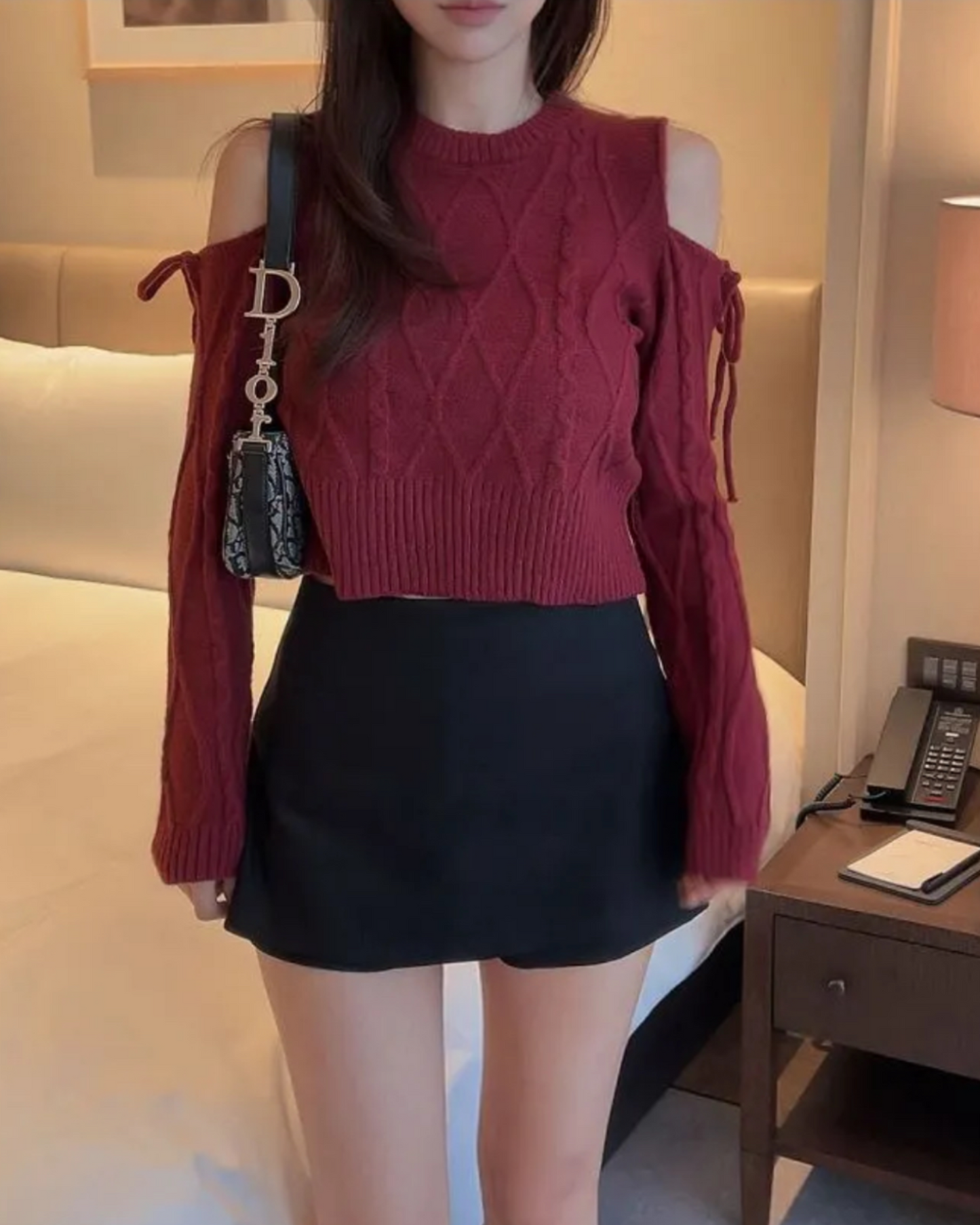 【紅白色必入 ！自動露肩蝴蝶結綁帶～不顯肥.ᐟ.ᐟ】𝗕𝘂𝘁𝘁𝗼𝗻 𝗖𝗿𝗼𝘀𝘀-𝗦𝗵𝗼𝘂𝗹𝗱𝗲𝗿 𝗧𝗼𝗽