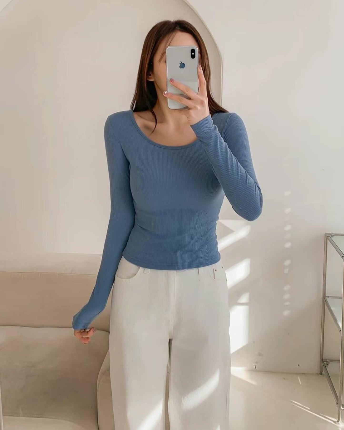 【𝗛𝗞𝗱 𝟵𝟵 ﻿區】𝗥𝗼𝘂𝗻𝗱 𝗚𝗶𝗿𝗹 𝗧𝗼𝗽