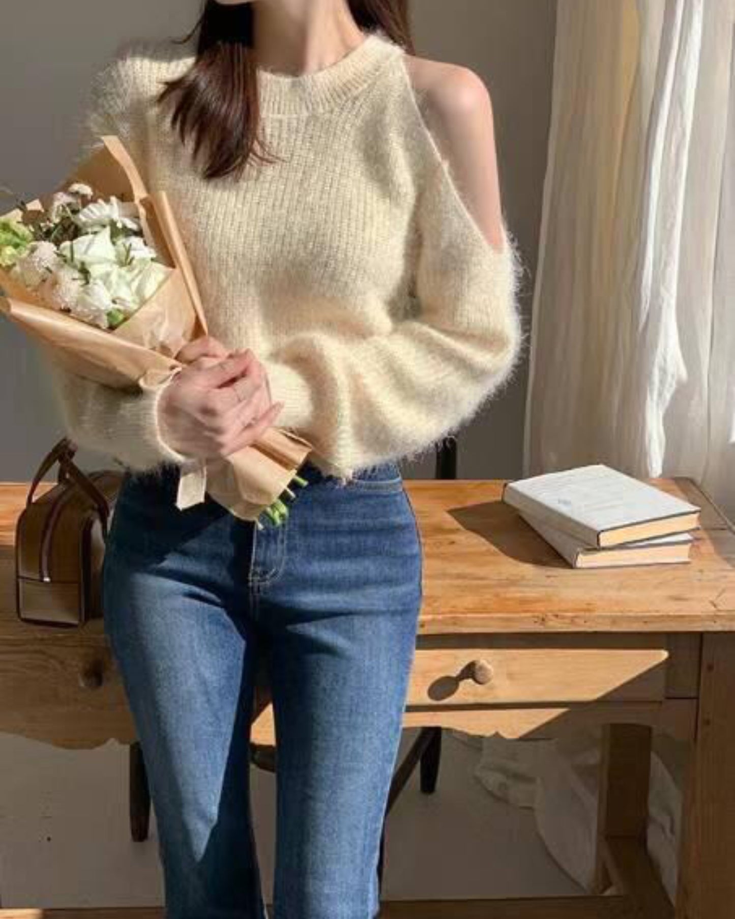 【美爆冰藍色～舒服厚毛毛+斜肩位.ᐟ.ᐟ】𝗙𝘂𝘇𝘇𝘆 𝗠𝗼𝗺𝗼 𝗧𝗼𝗽