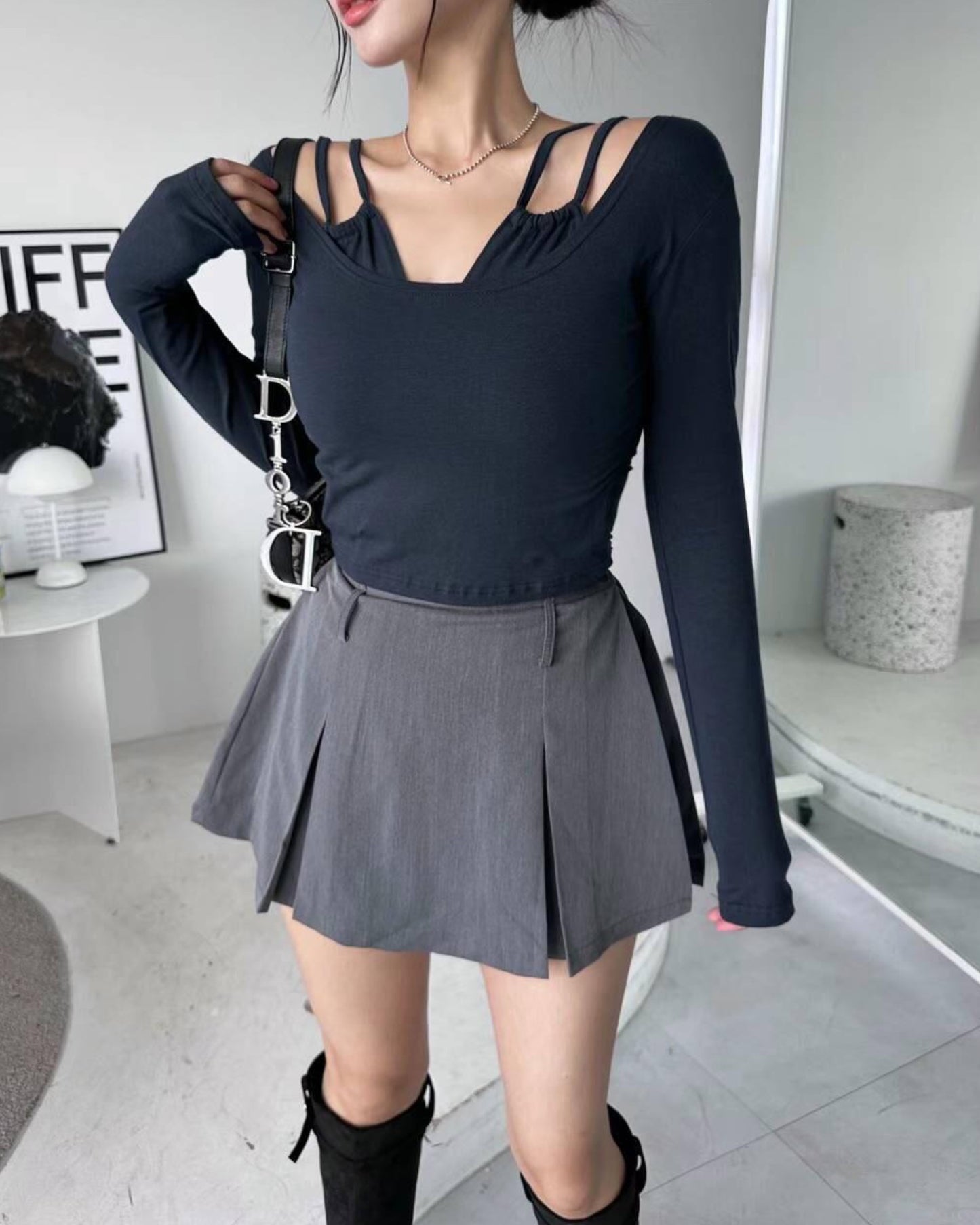 【特別小𝗩～雙吊帶～】𝗟𝗶𝘁𝘁𝗹𝗲 𝗩 𝗧𝗼𝗽