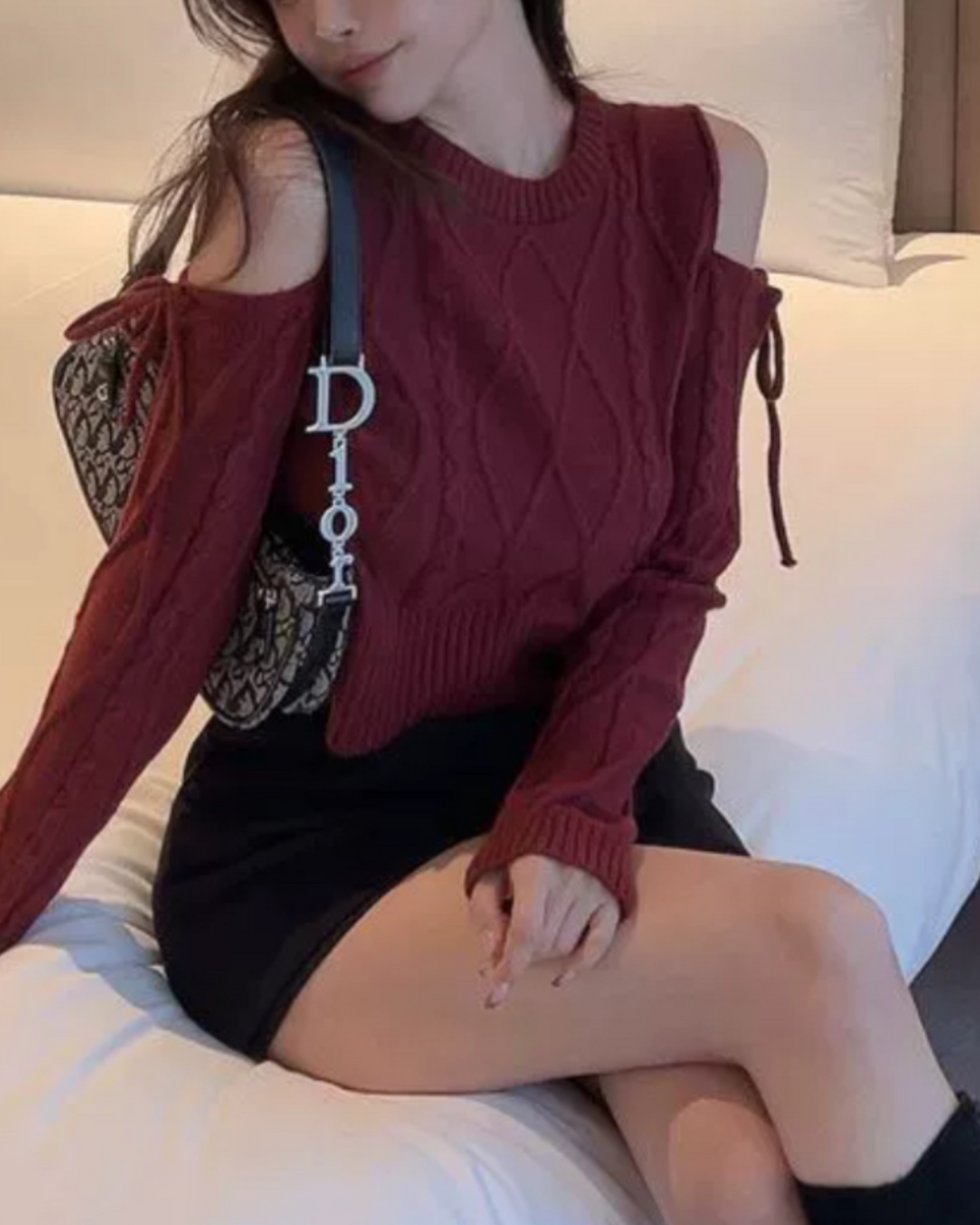 【紅白色必入 ！自動露肩蝴蝶結綁帶～不顯肥.ᐟ.ᐟ】𝗕𝘂𝘁𝘁𝗼𝗻 𝗖𝗿𝗼𝘀𝘀-𝗦𝗵𝗼𝘂𝗹𝗱𝗲𝗿 𝗧𝗼𝗽