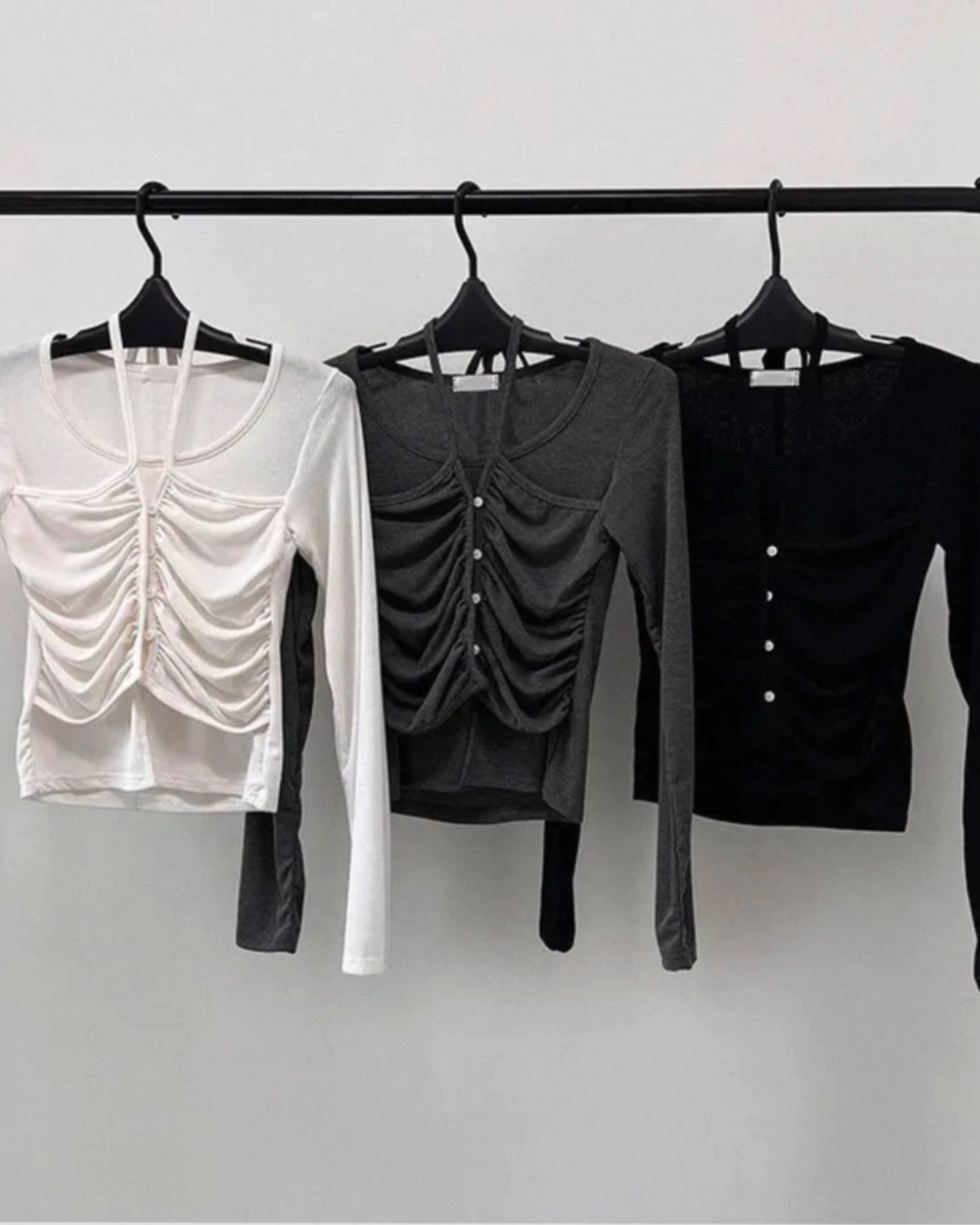 【早鳥！ | 爆鈕綁帶～滿滿細節感 ！型格𝗚𝗶𝗿𝗹 🤎 】𝗕𝗼𝗺𝗯 𝗜𝘁 𝗧𝗼𝗽