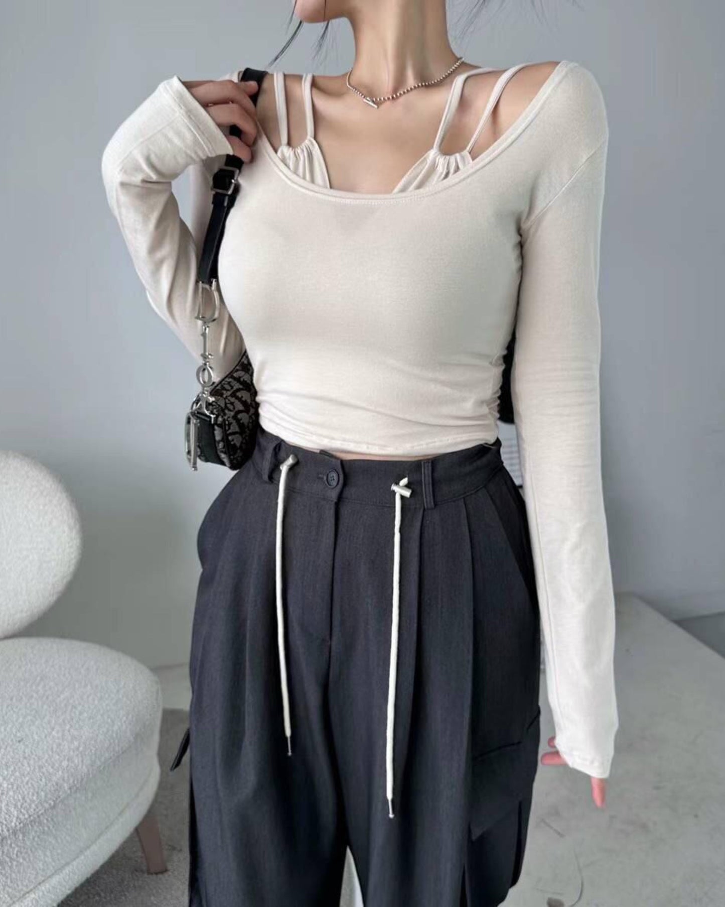 【特別小𝗩～雙吊帶～】𝗟𝗶𝘁𝘁𝗹𝗲 𝗩 𝗧𝗼𝗽