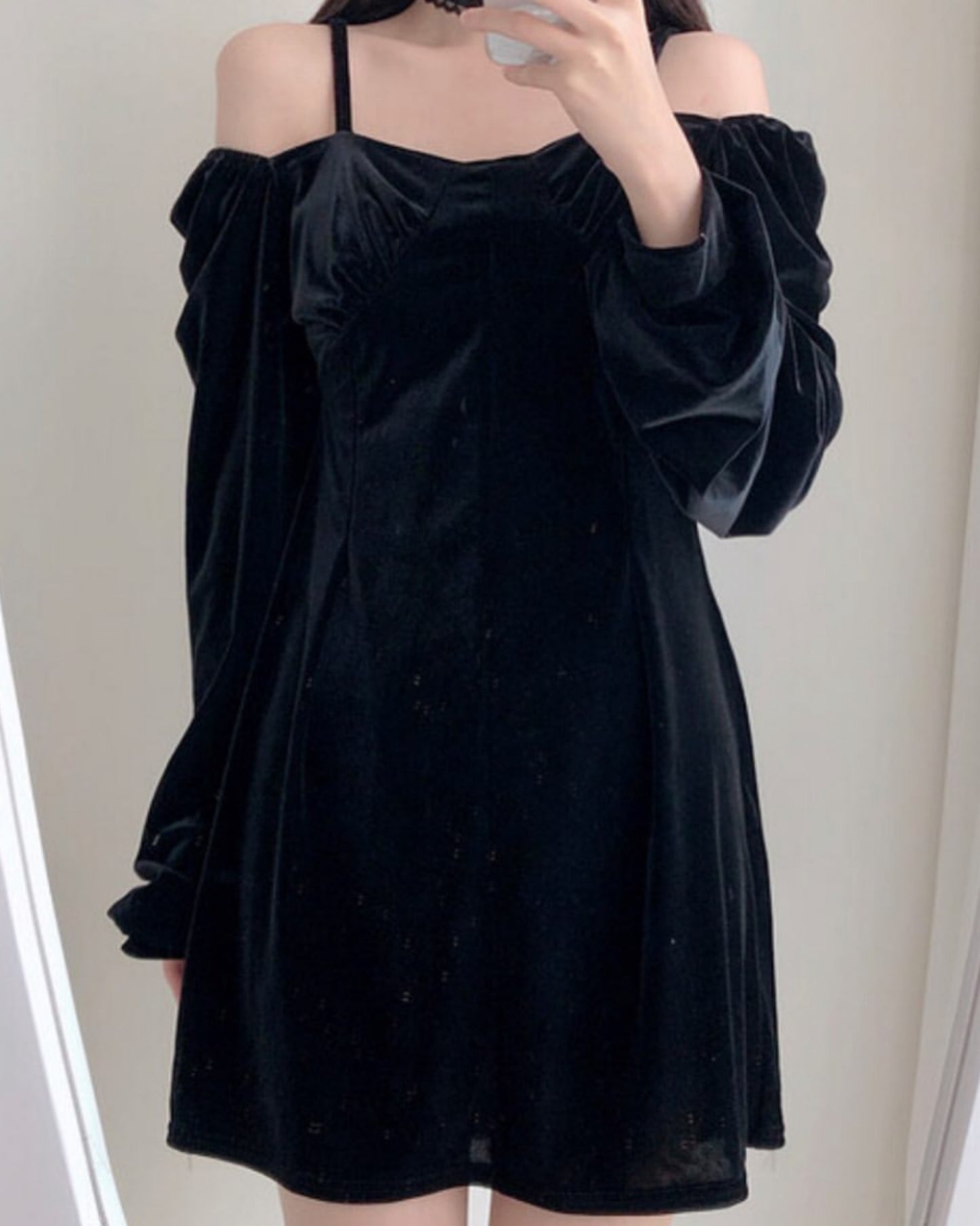 【早鳥價 | 𝗣𝗮𝗿𝘁𝘆 推介.ᐟ.ᐟ】小露肩絲絨連身裙