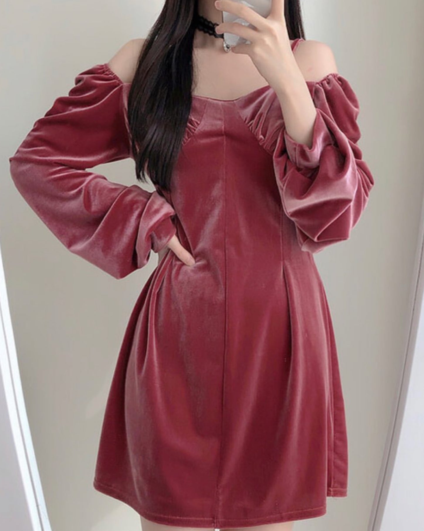 【早鳥價 | 𝗣𝗮𝗿𝘁𝘆 推介.ᐟ.ᐟ】小露肩絲絨連身裙