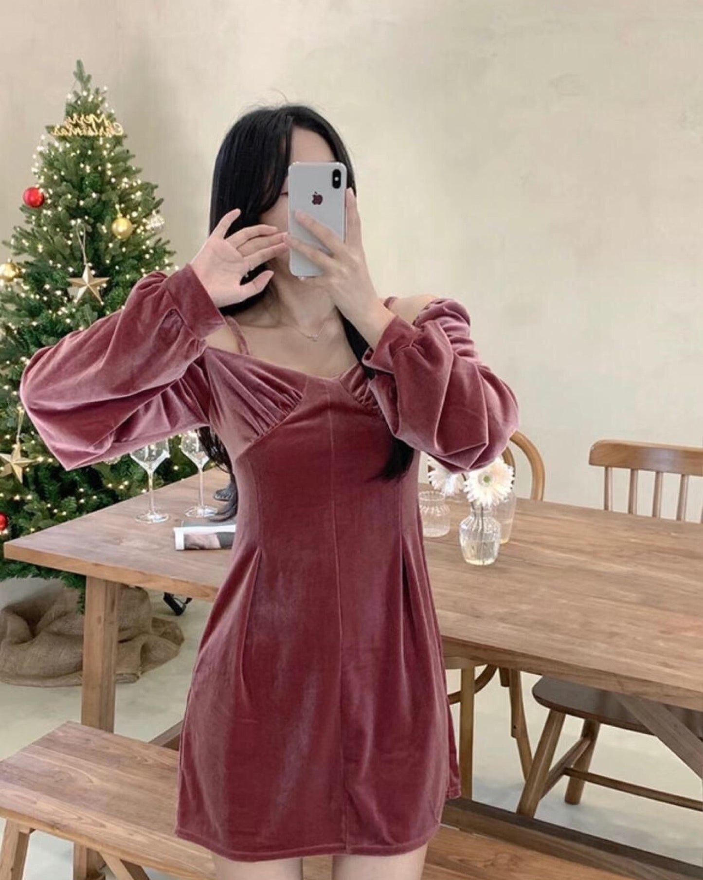 【早鳥價 | 𝗣𝗮𝗿𝘁𝘆 推介.ᐟ.ᐟ】小露肩絲絨連身裙