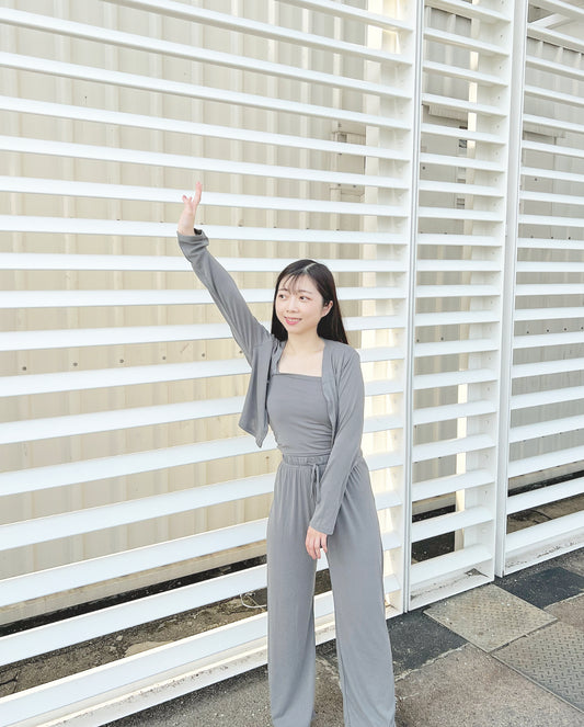 𝗦𝗽𝗮𝗿𝗸𝗹𝗲 𝗖𝗮𝘀𝘂𝗮𝗹 𝗦𝘁𝘆𝗹𝗶𝘀𝗵 𝗦𝗲𝘁 (連背心+外套+闊褲)♥