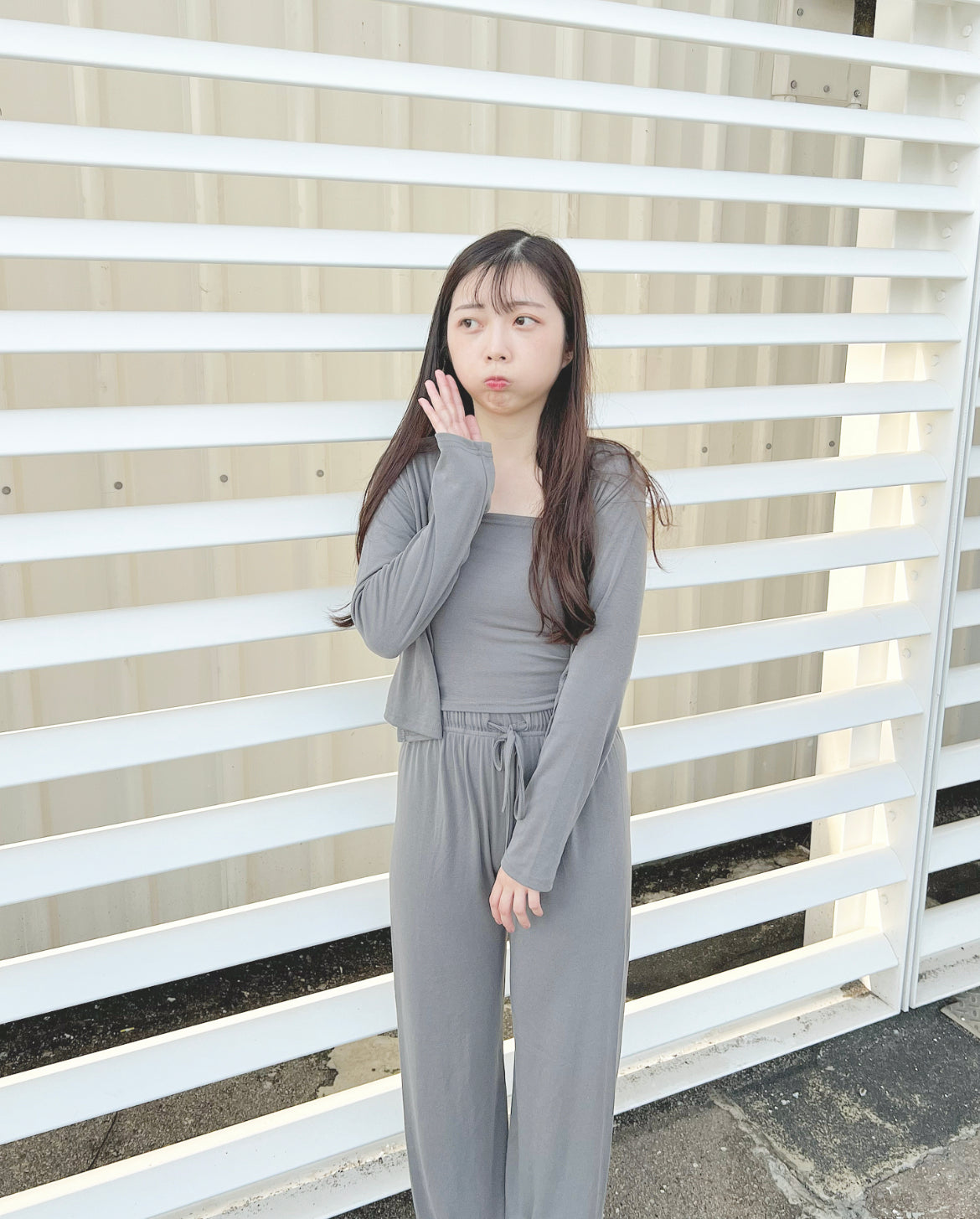 𝗦𝗽𝗮𝗿𝗸𝗹𝗲 𝗖𝗮𝘀𝘂𝗮𝗹 𝗦𝘁𝘆𝗹𝗶𝘀𝗵 𝗦𝗲𝘁 (連背心+外套+闊褲)♥