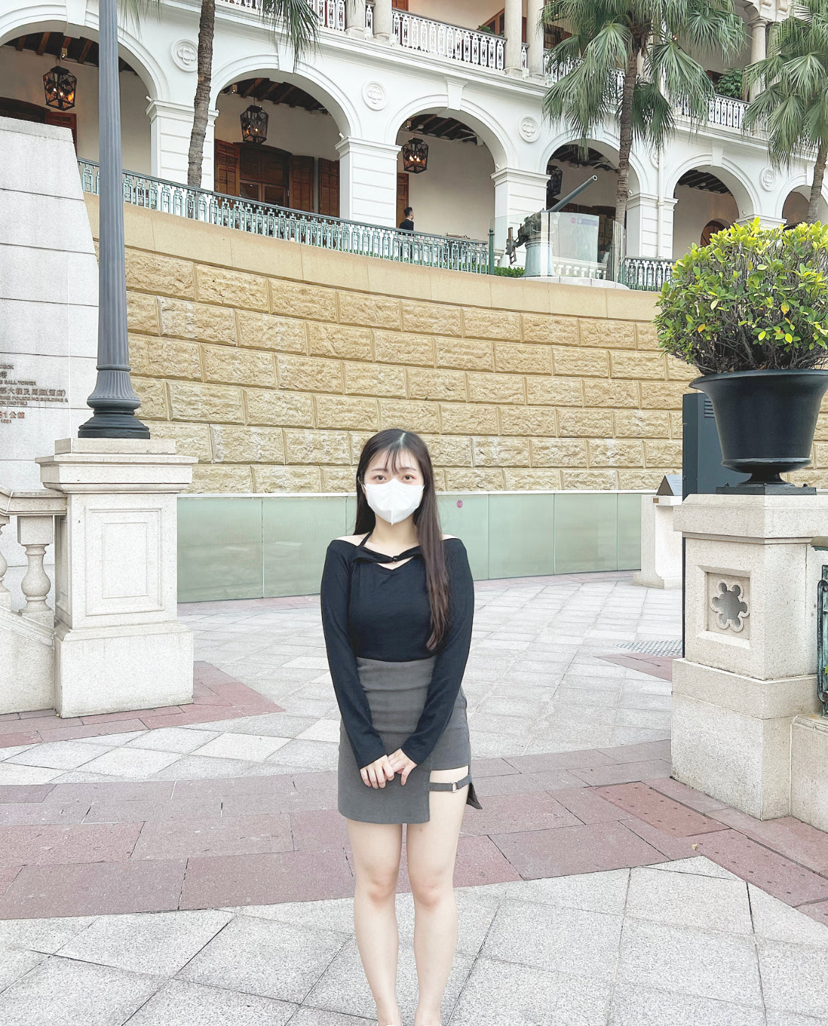 【₊˚.🎧 ✩｡超高腰超高質破洞裙 絨布質地``視覺反差 ☕ 🤎獨家回歸】𝗛-𝗹𝗶𝗻𝗲 破洞扣扣裙