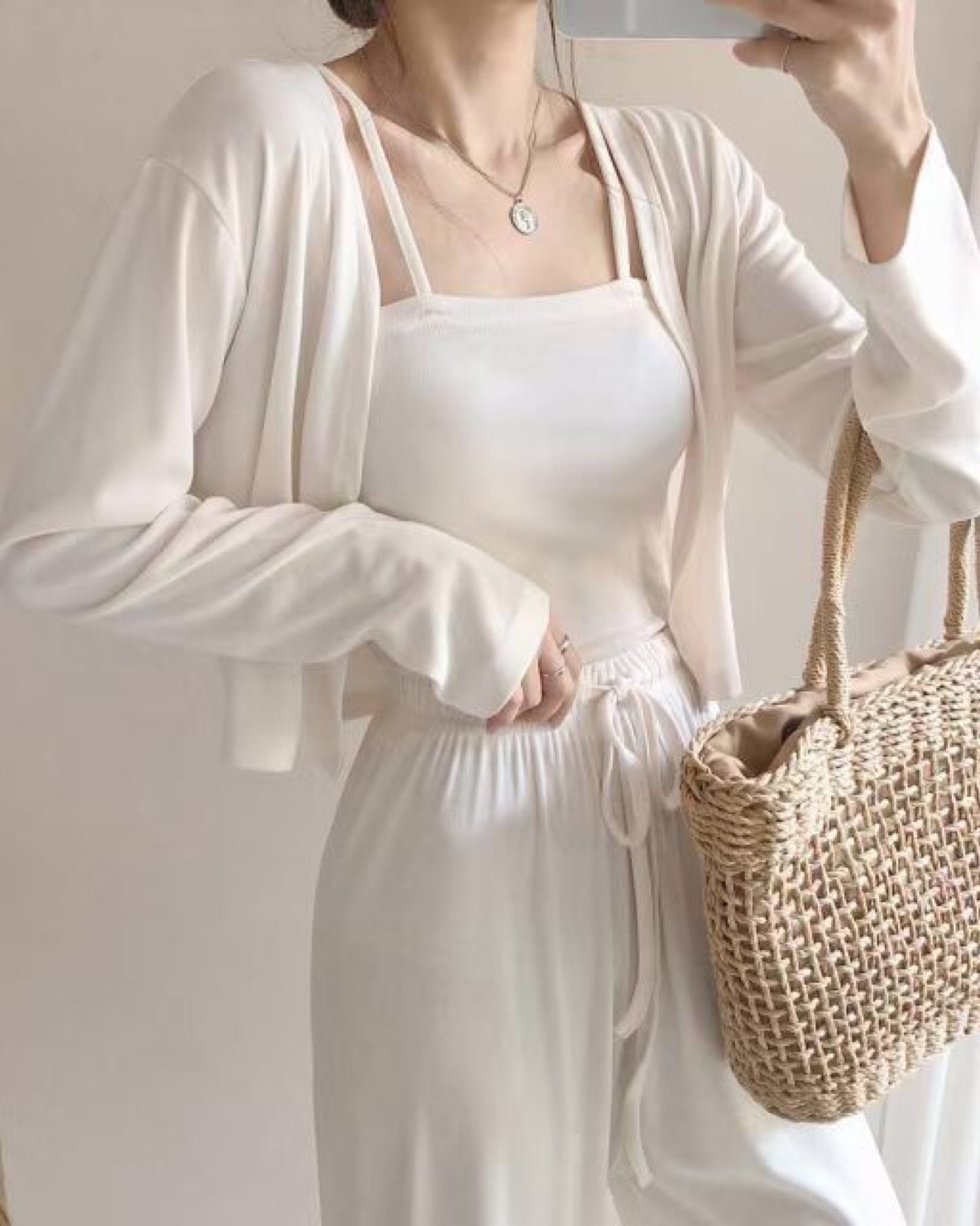 𝗦𝗽𝗮𝗿𝗸𝗹𝗲 𝗖𝗮𝘀𝘂𝗮𝗹 𝗦𝘁𝘆𝗹𝗶𝘀𝗵 𝗦𝗲𝘁 (連背心+外套+闊褲)♥