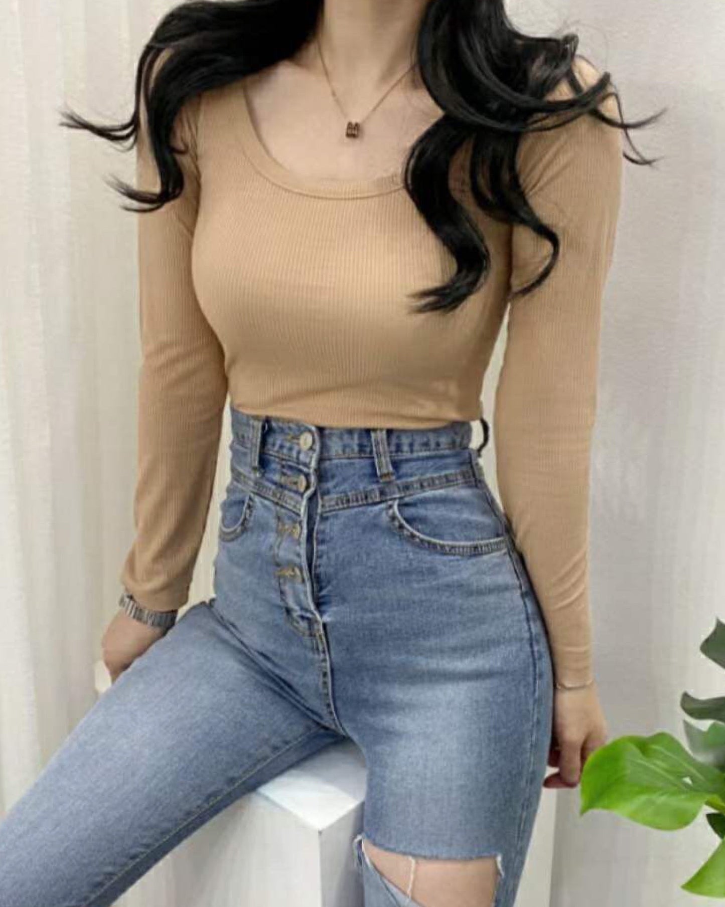 【𝗛𝗞𝗱 𝟵𝟵﻿ 區】𝗦𝘁𝗿𝗶𝗽𝗲𝗱 𝗖𝗿𝗼𝗽 𝗧𝗲𝗲