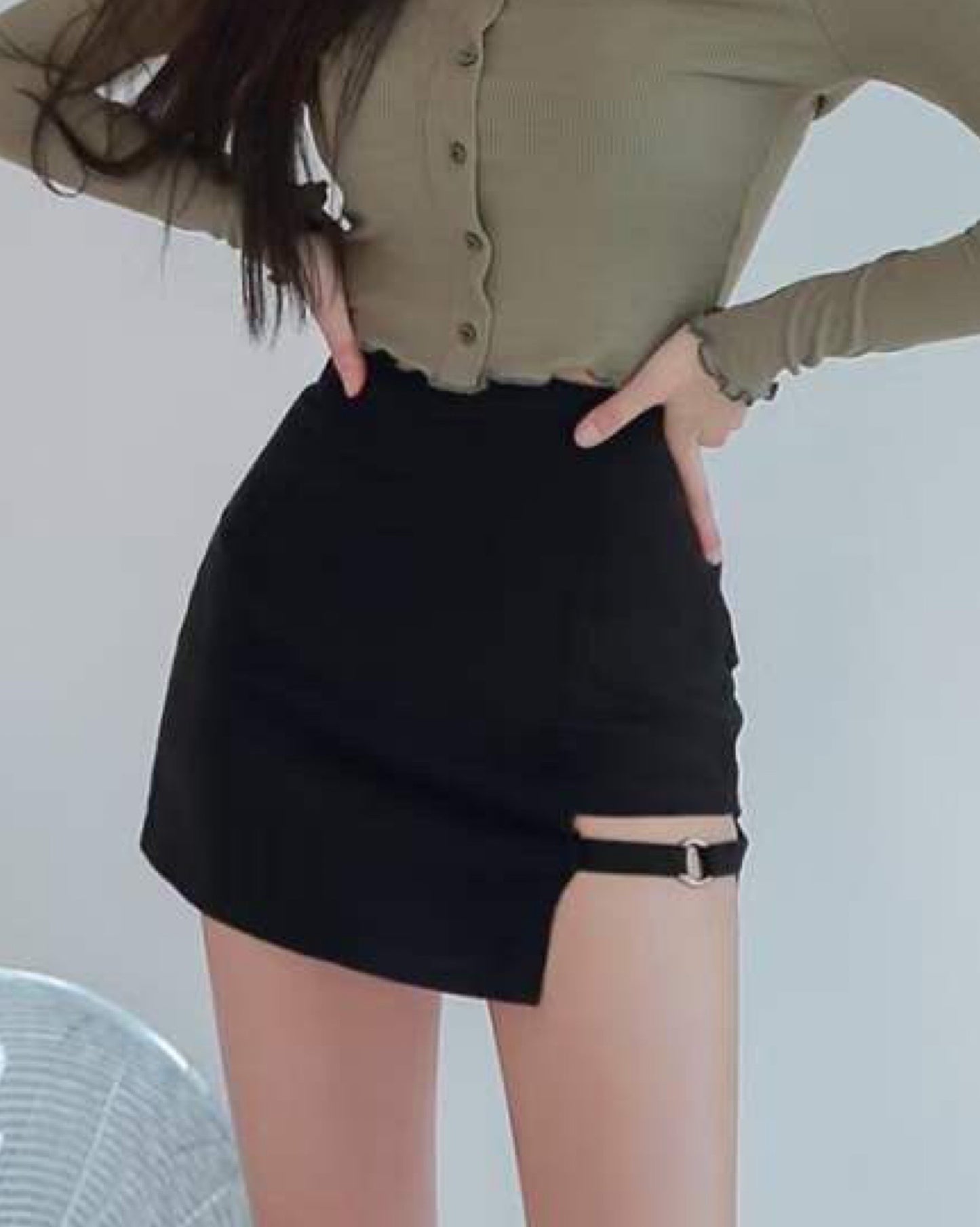 【₊˚.🎧 ✩｡超高腰超高質破洞裙 絨布質地``視覺反差 ☕ 🤎獨家回歸】𝗛-𝗹𝗶𝗻𝗲 破洞扣扣裙