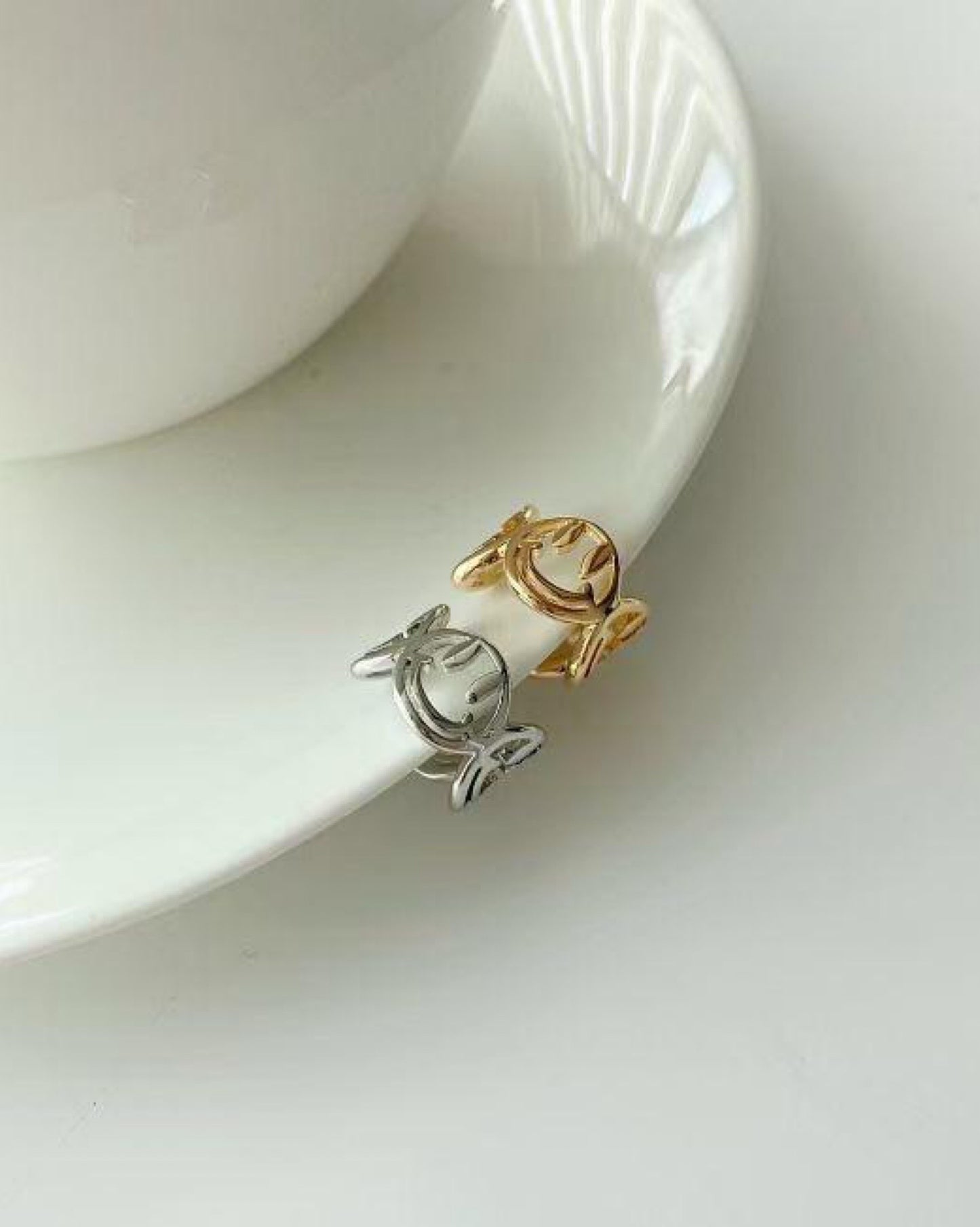 【𝗛𝗞𝗱 𝟵𝟵 ﻿區】𝗦𝗺𝗶𝗹𝗲 𝗘𝗮𝗿 𝗖𝘂𝗳𝗳