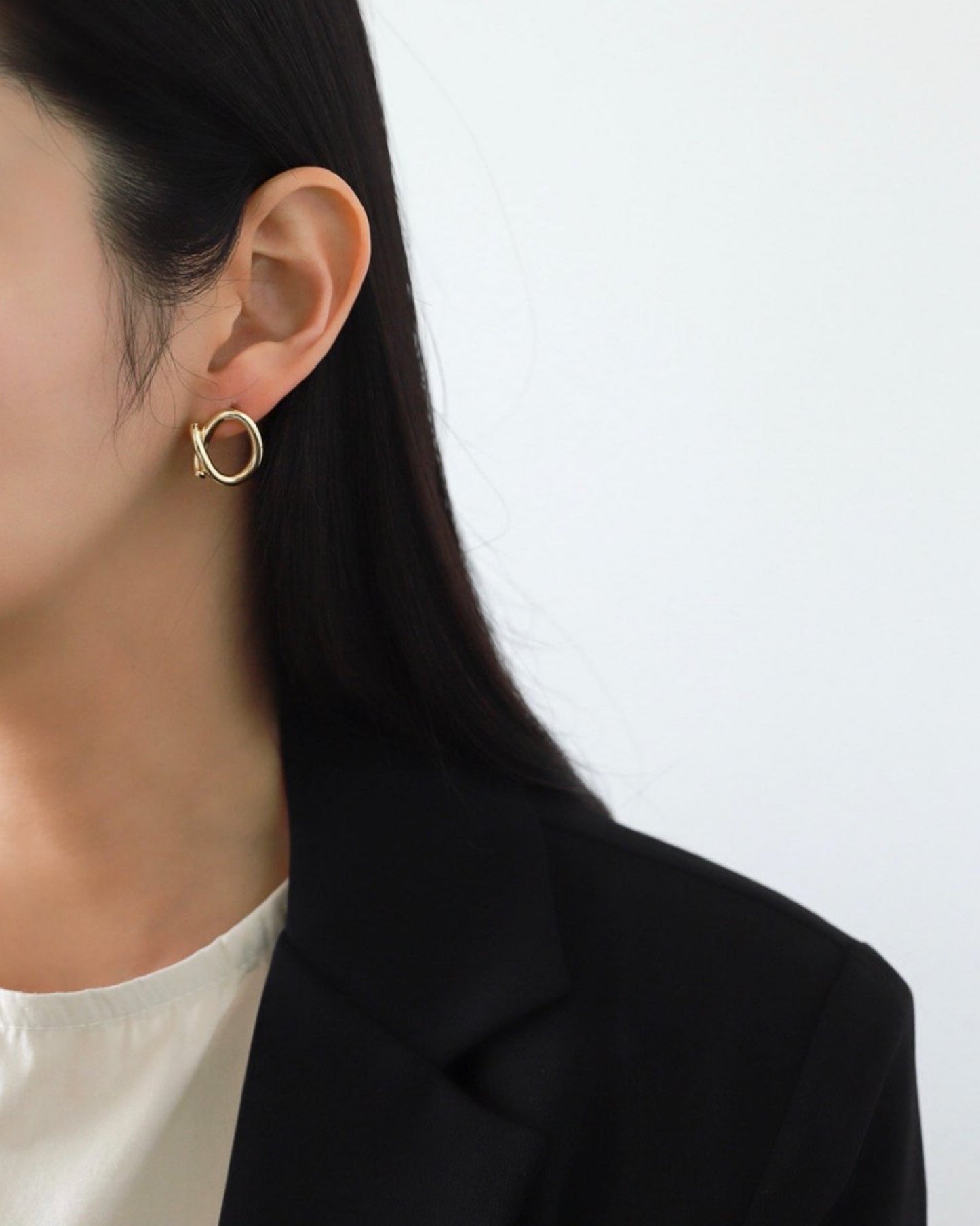 𝗖𝗿𝗼𝘀𝘀 𝗘𝗮𝗿𝗿𝗶𝗻𝗴𝘀♥