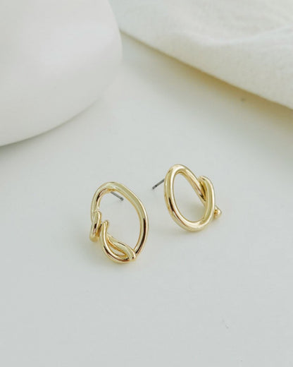 𝗖𝗿𝗼𝘀𝘀 𝗘𝗮𝗿𝗿𝗶𝗻𝗴𝘀♥